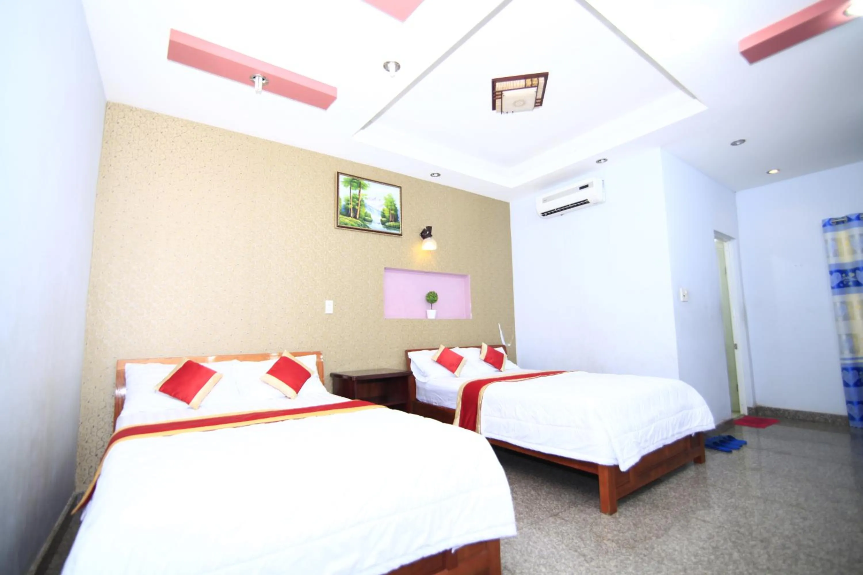 Photo of the whole room, Bed in Truong Giang Hotel
