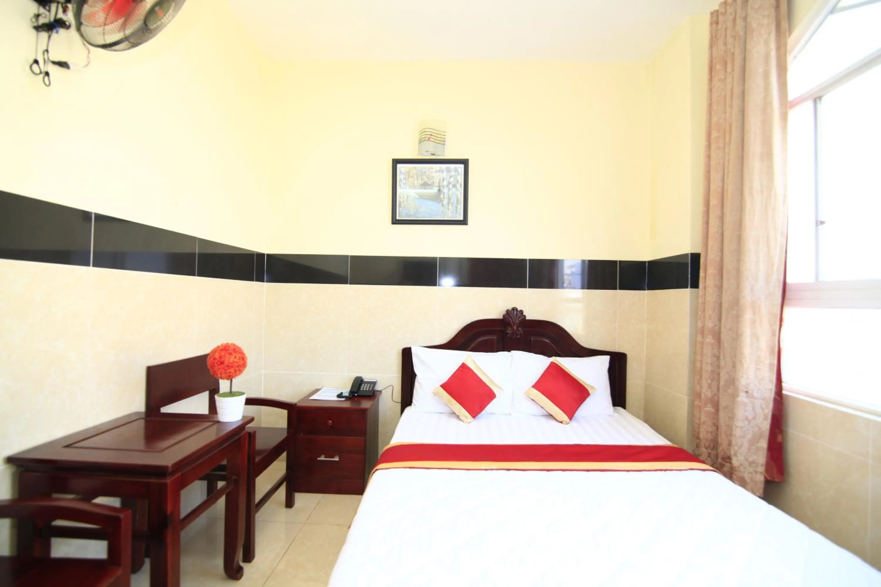 Photo of the whole room, Bed in Truong Giang Hotel