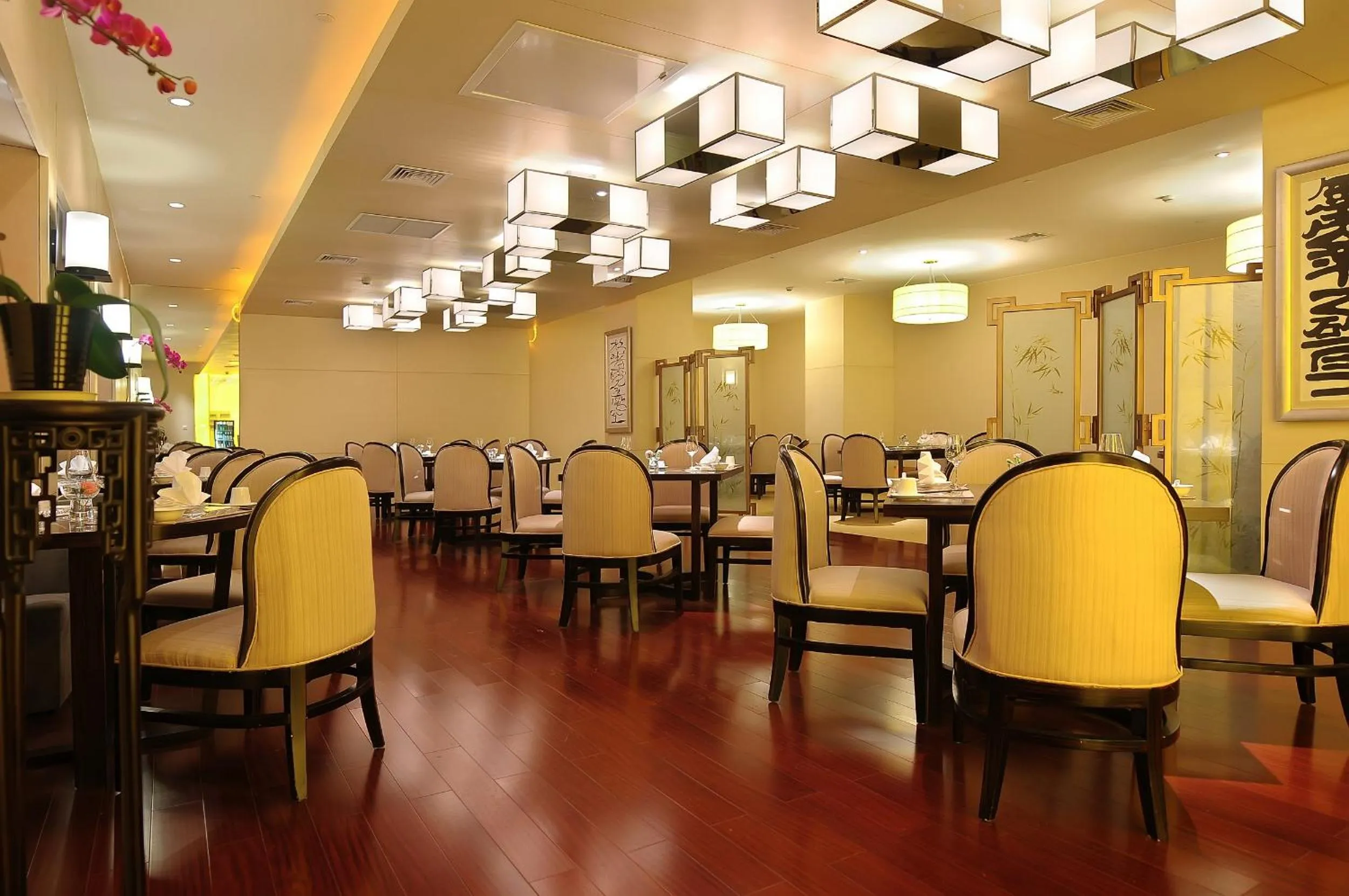 Restaurant/Places to Eat in Landison Plaza International Hotel