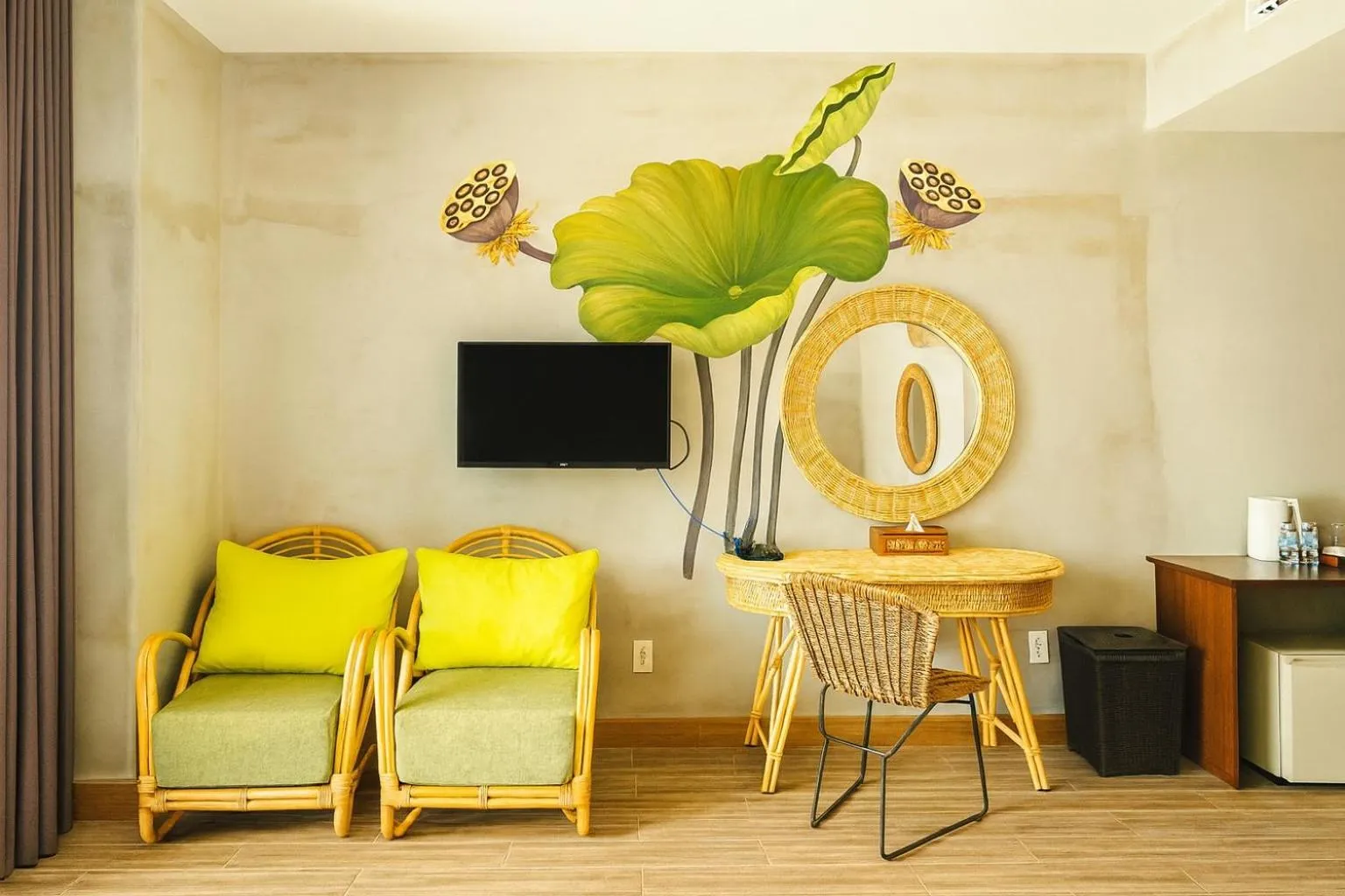 Communal lounge/ TV room in MissBamboo Hotel Nha Trang