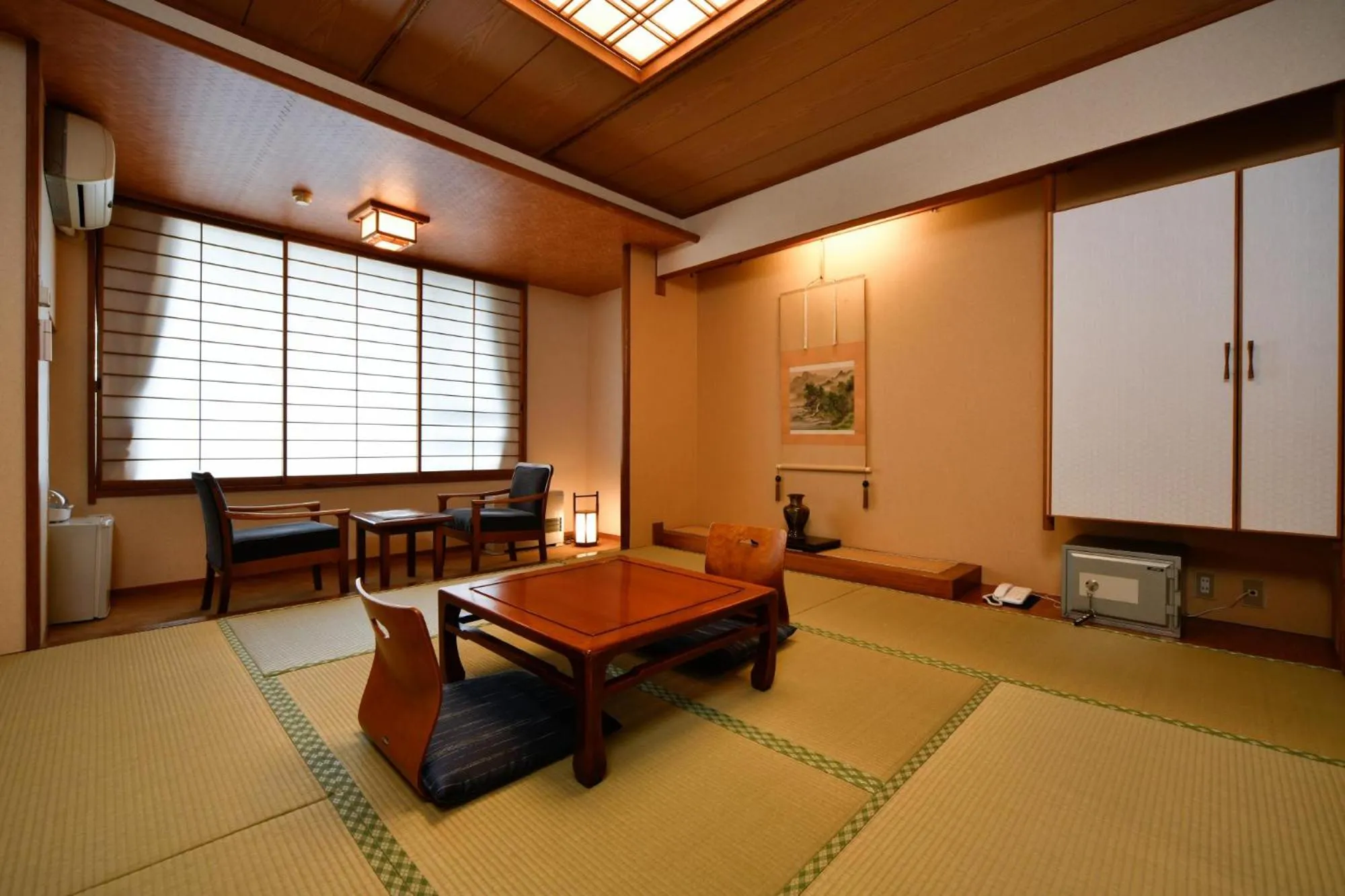 Photo of the whole room in Ryokan Tamura