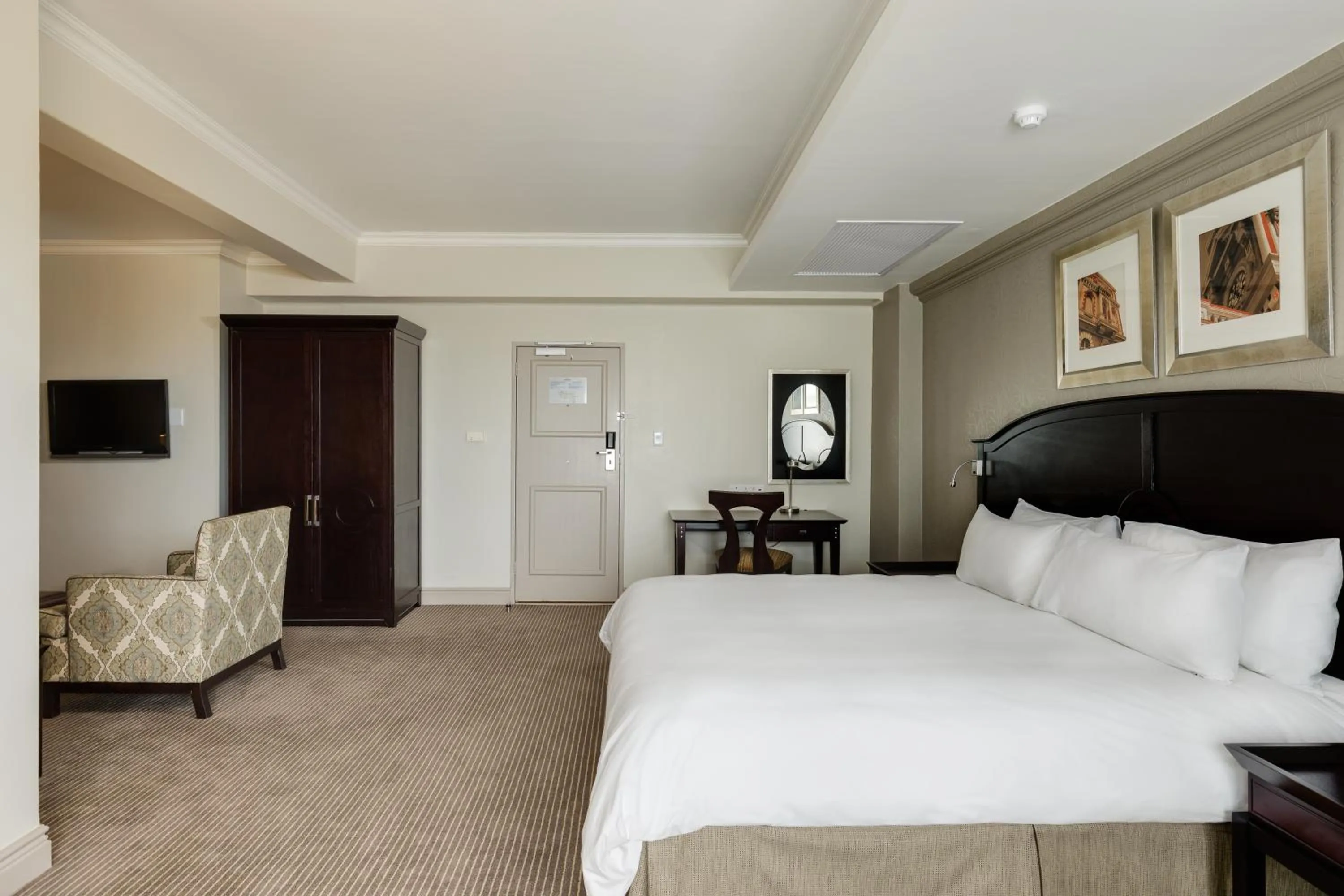 Bedroom, Bed in Southern Sun The Marine