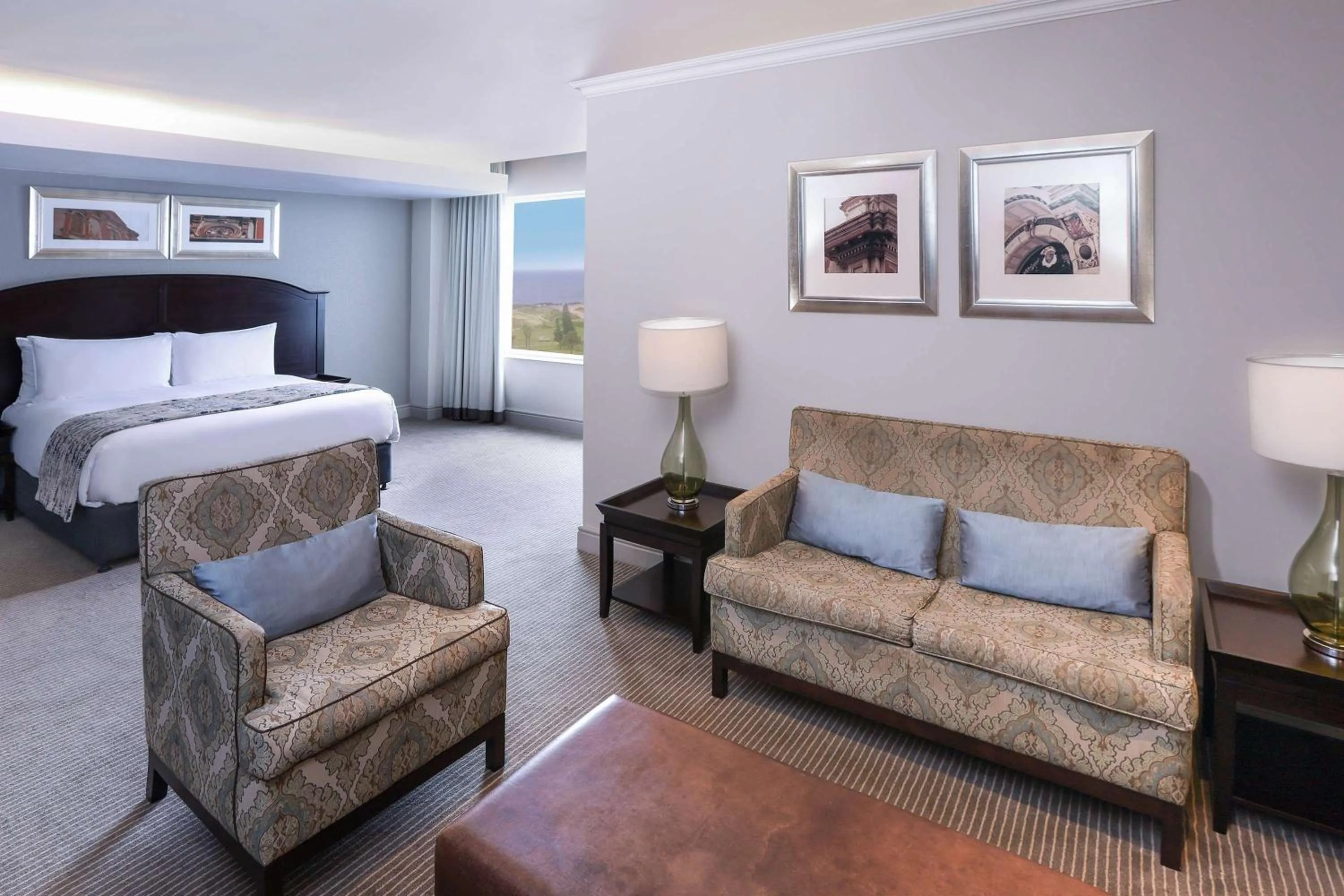 Photo of the whole room, Bed in Southern Sun The Marine