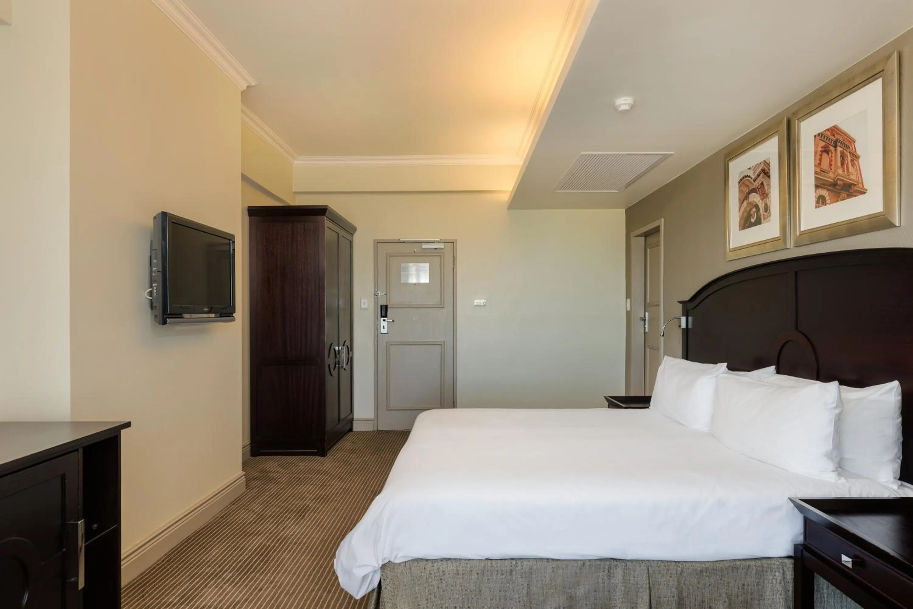 Bedroom, Bed in Southern Sun The Marine