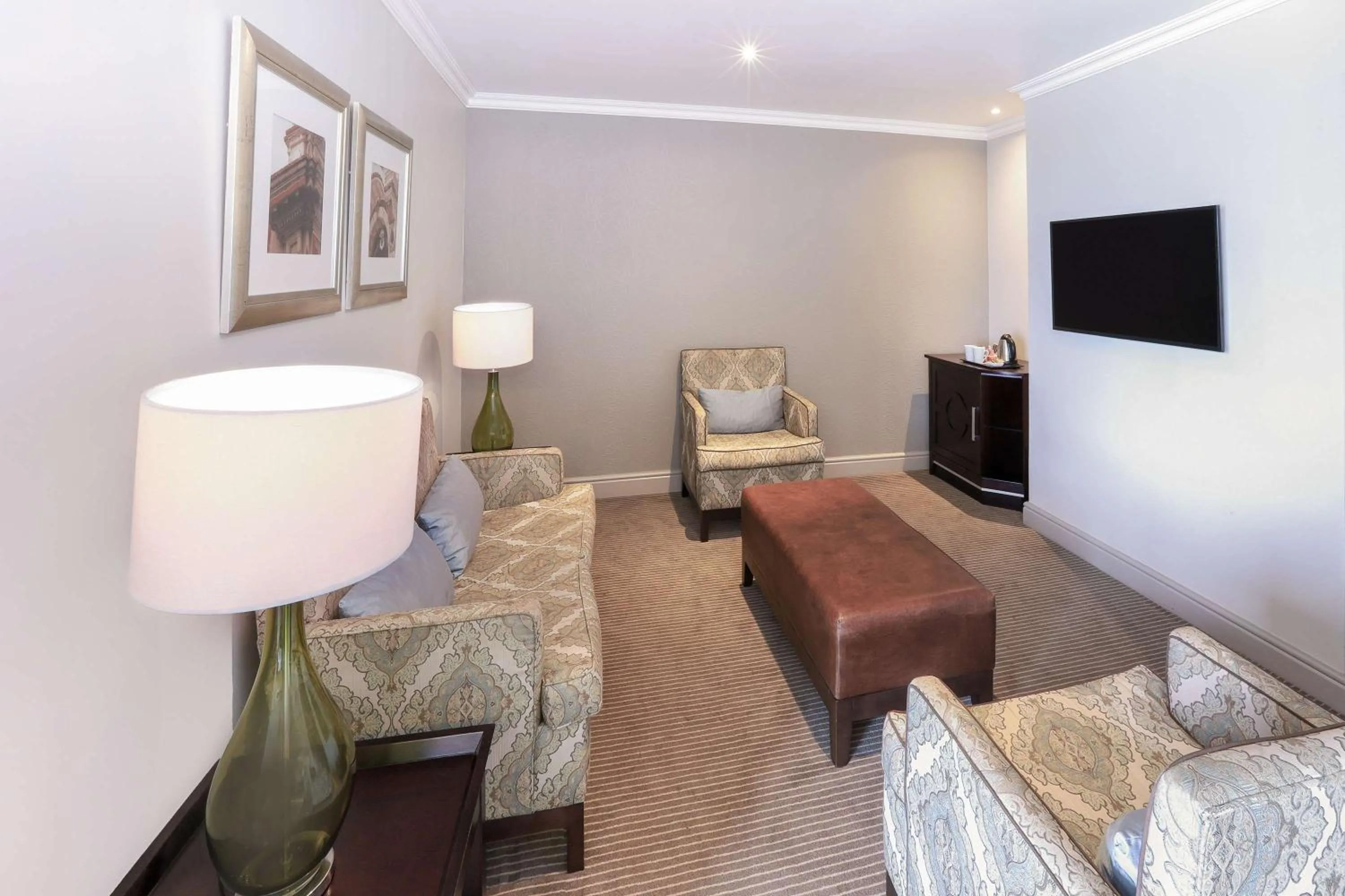 Photo of the whole room in Southern Sun The Marine