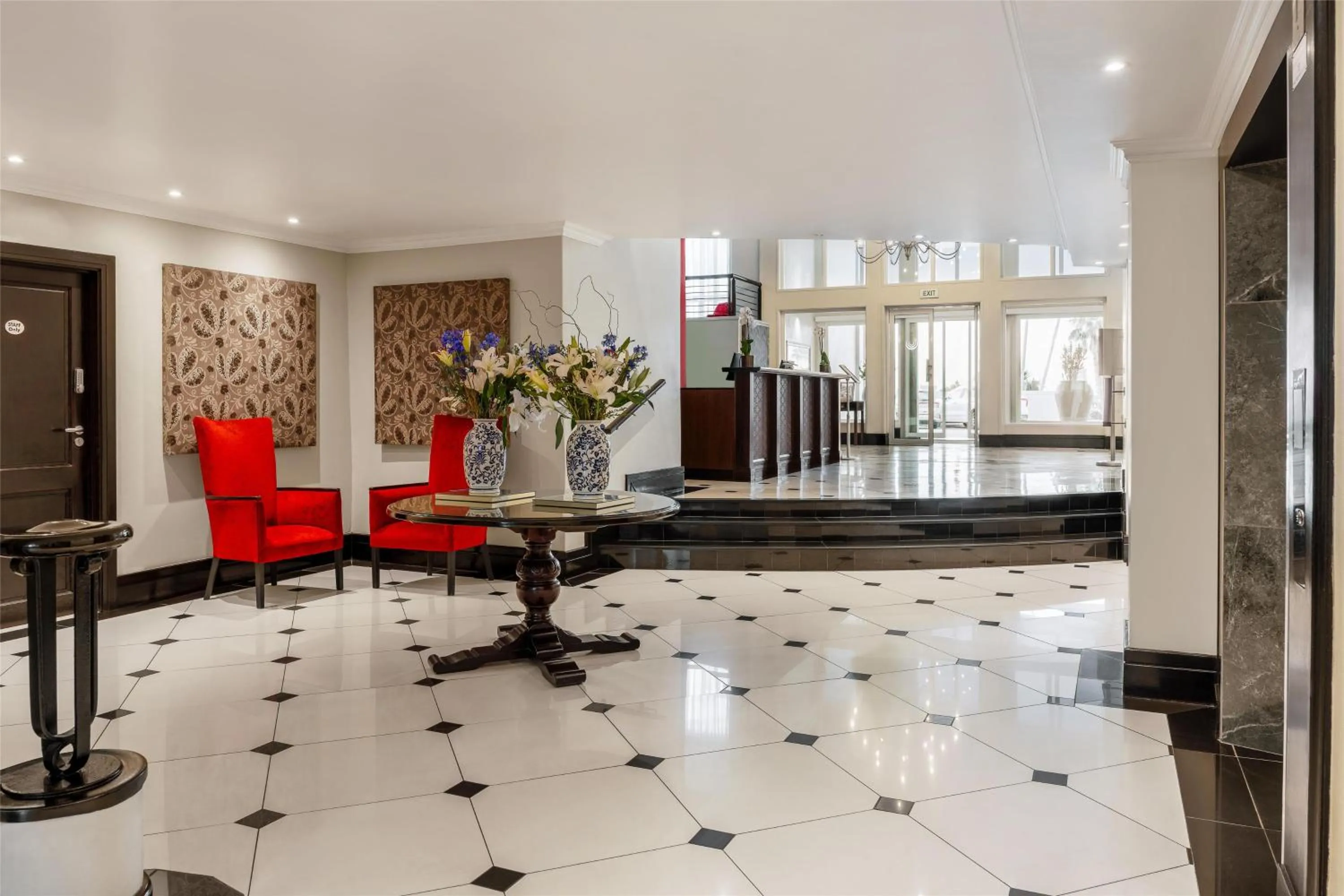 Lobby or reception in Southern Sun The Marine