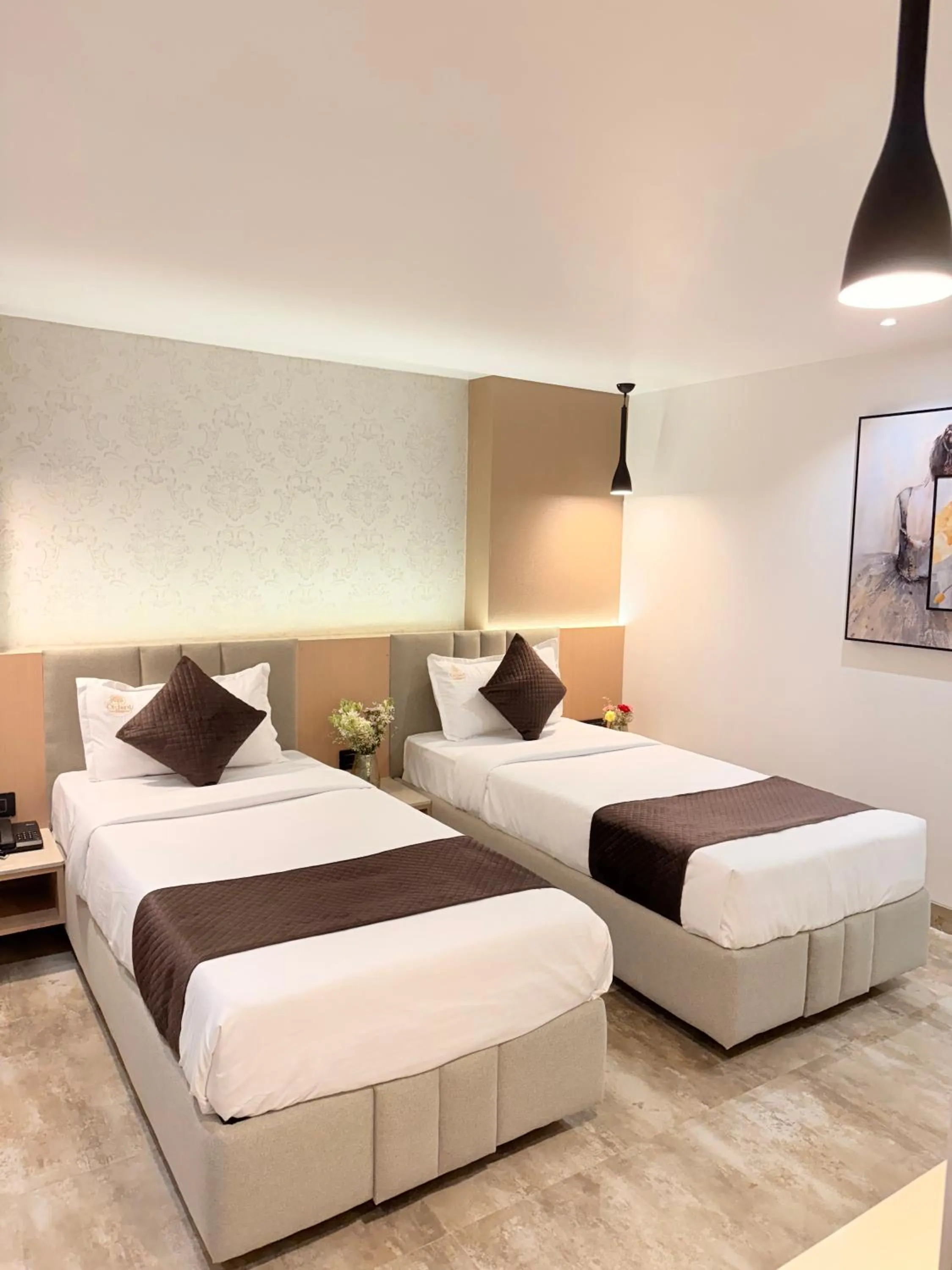 Bed in Hotel Deviram Palace, Agra