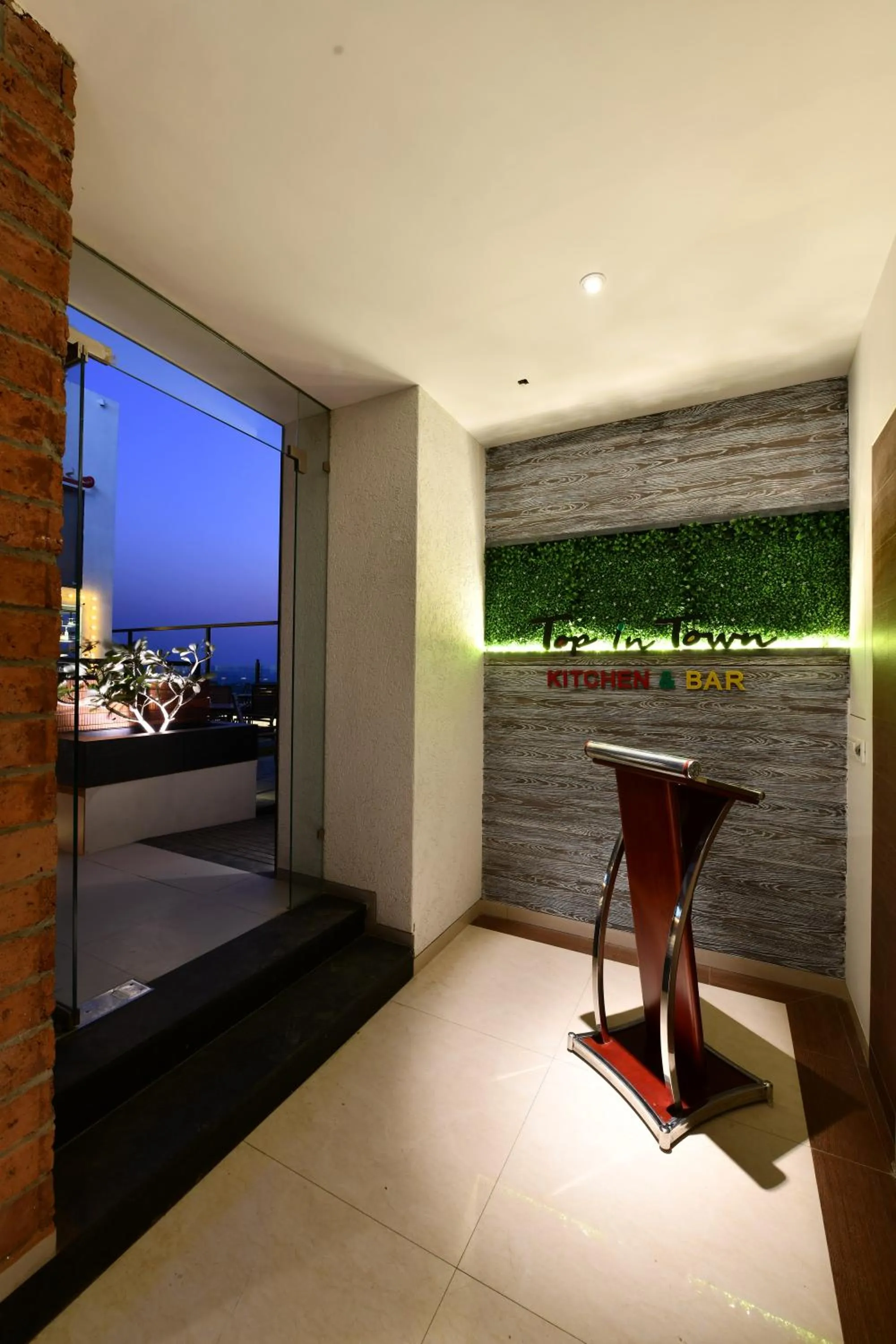 Lounge or bar in Krishna Palace Hotel - Ambernath