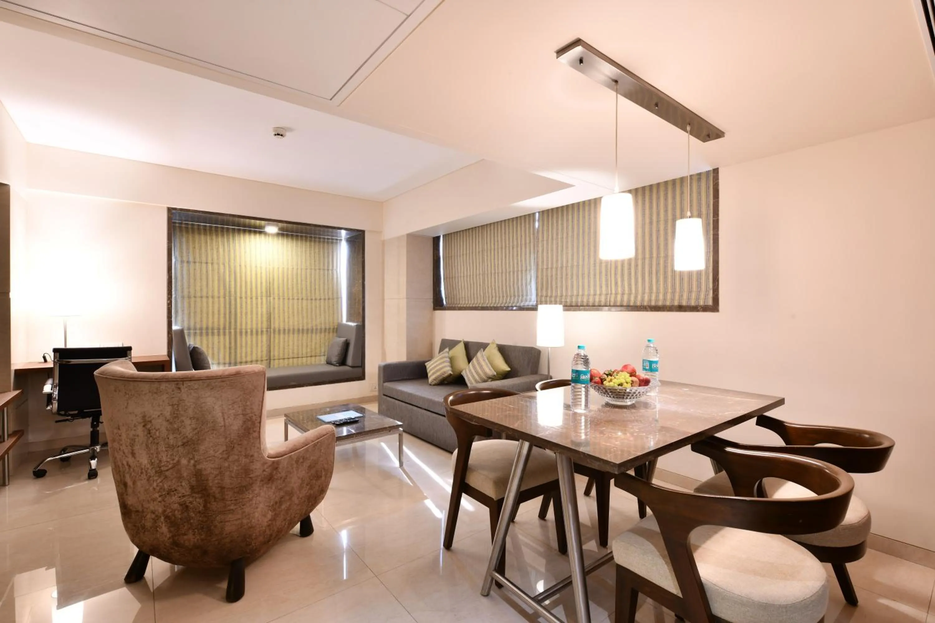 Living room in Krishna Palace Hotel - Ambernath