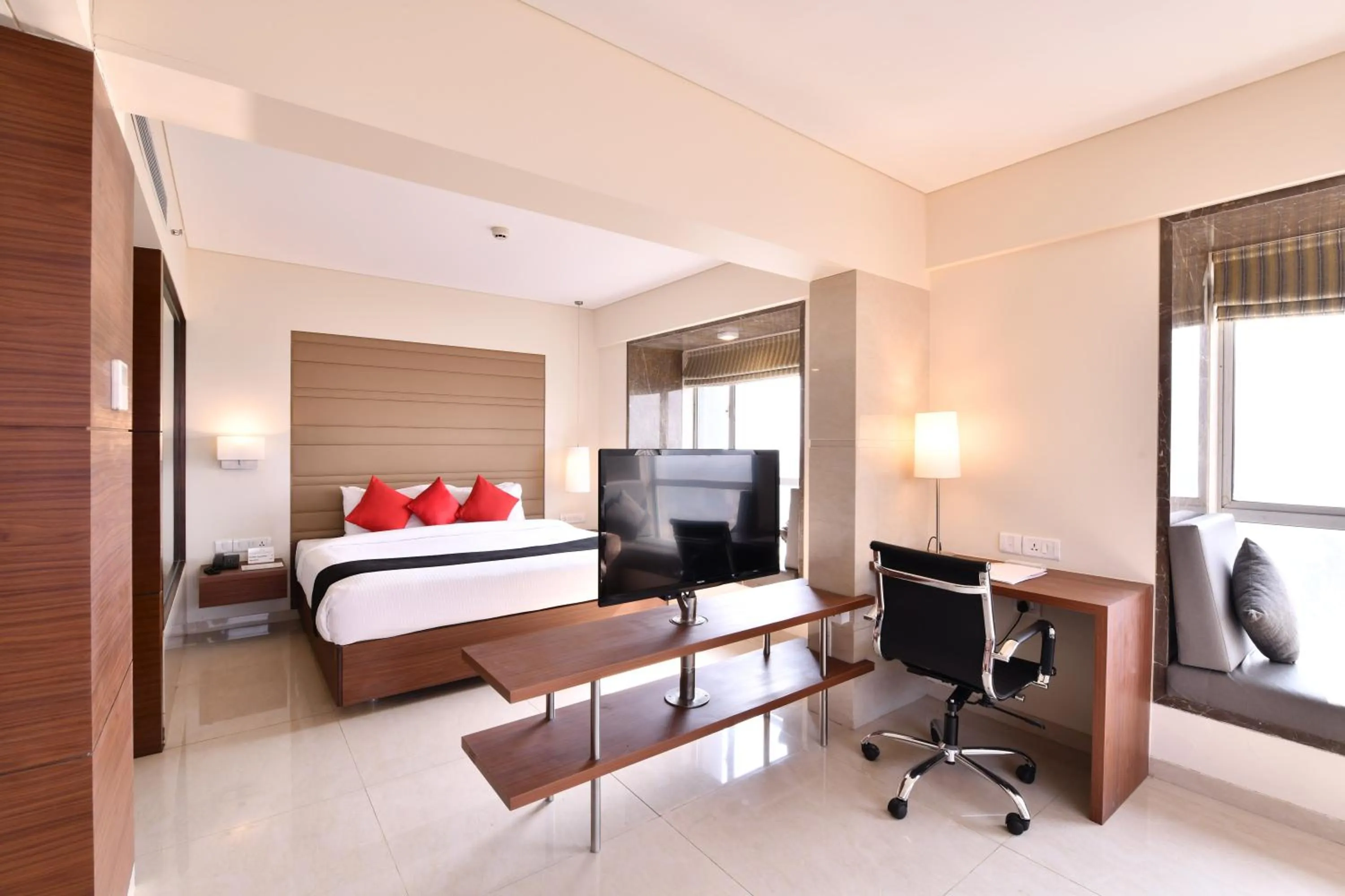 Bedroom, Bed in Krishna Palace Hotel - Ambernath