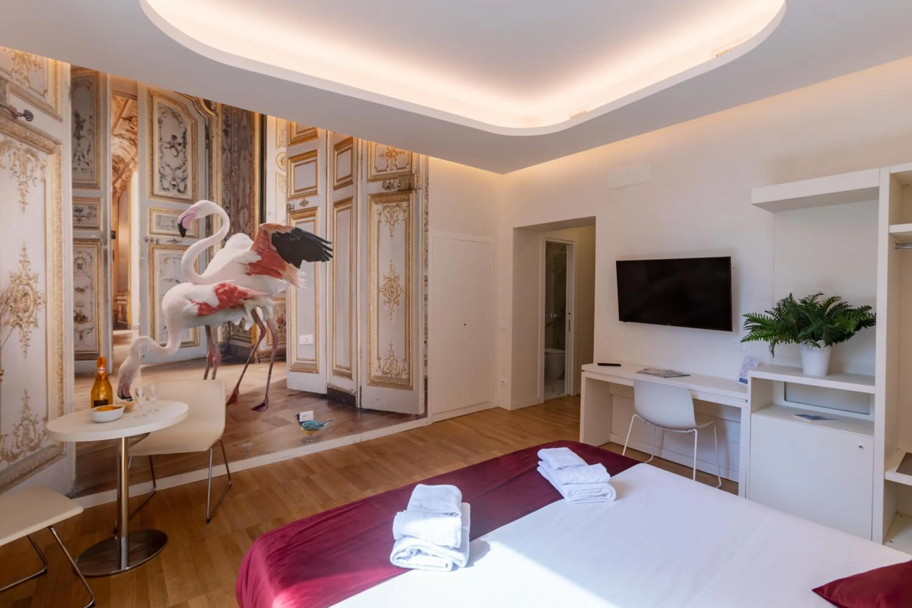 Photo of the whole room, Bed in Trevi Elite Rome