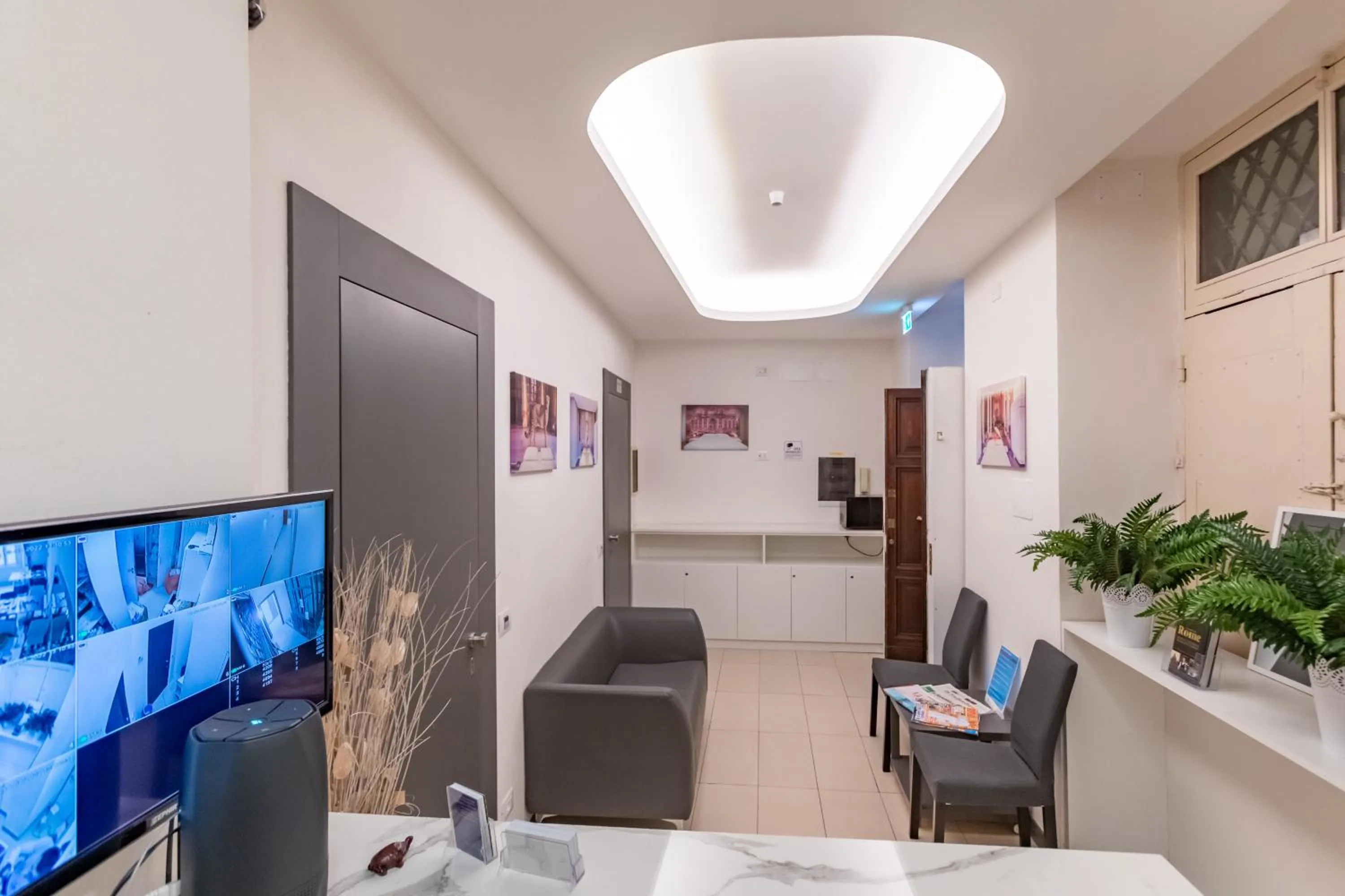 Lobby or reception in Trevi Elite Rome