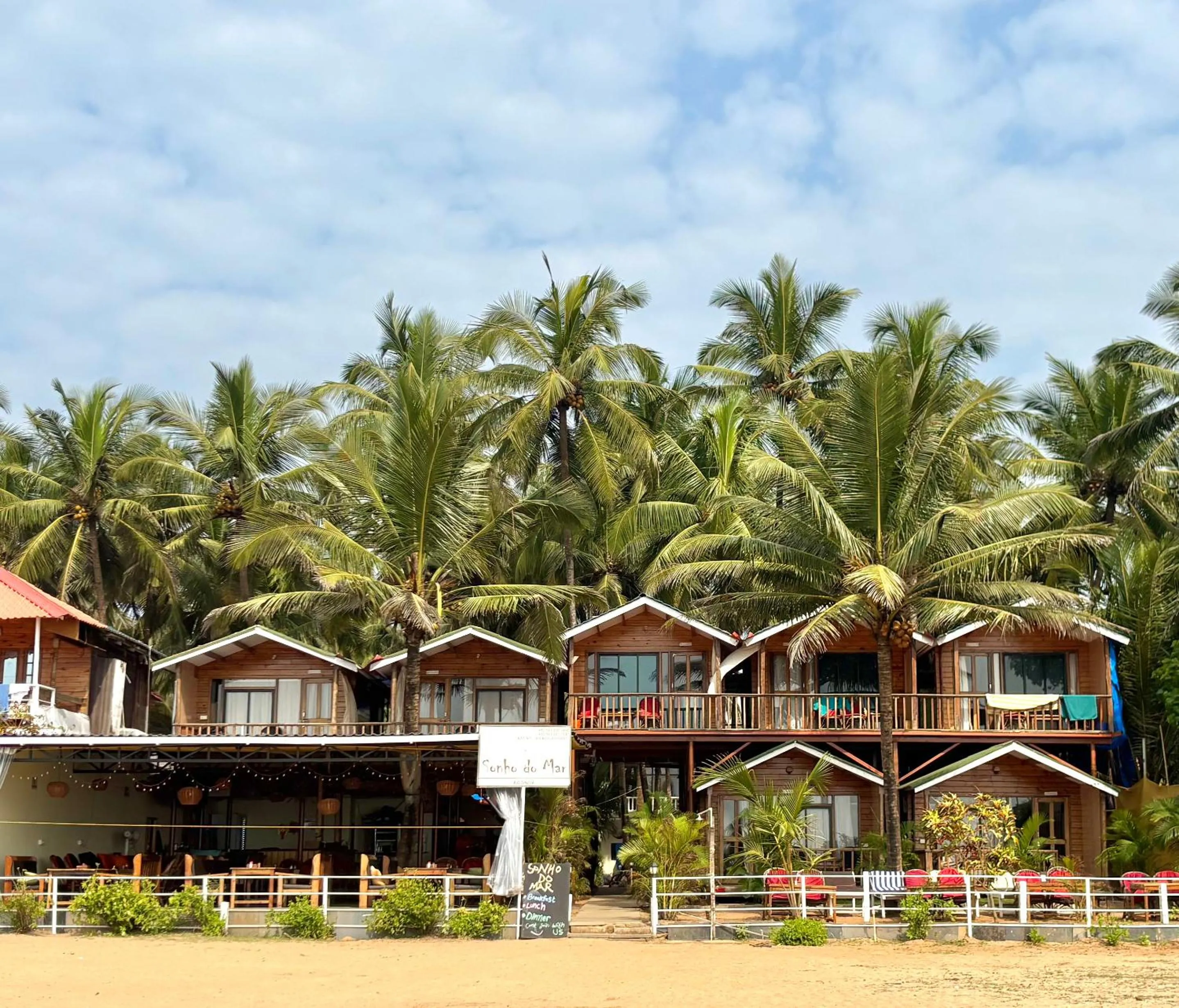 Property building in Sonho do Mar