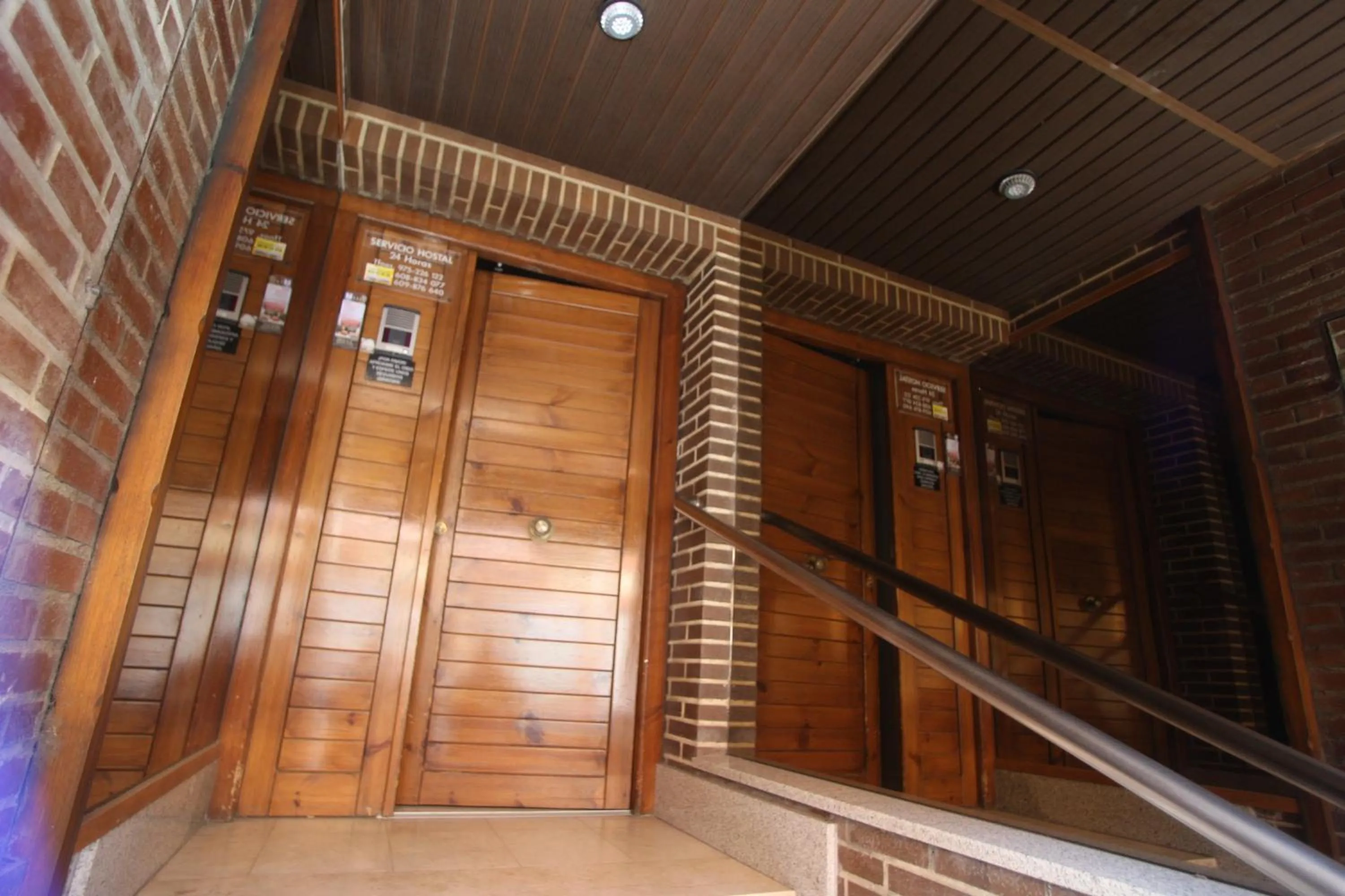 Facade/entrance in Hostal Santa Barbara