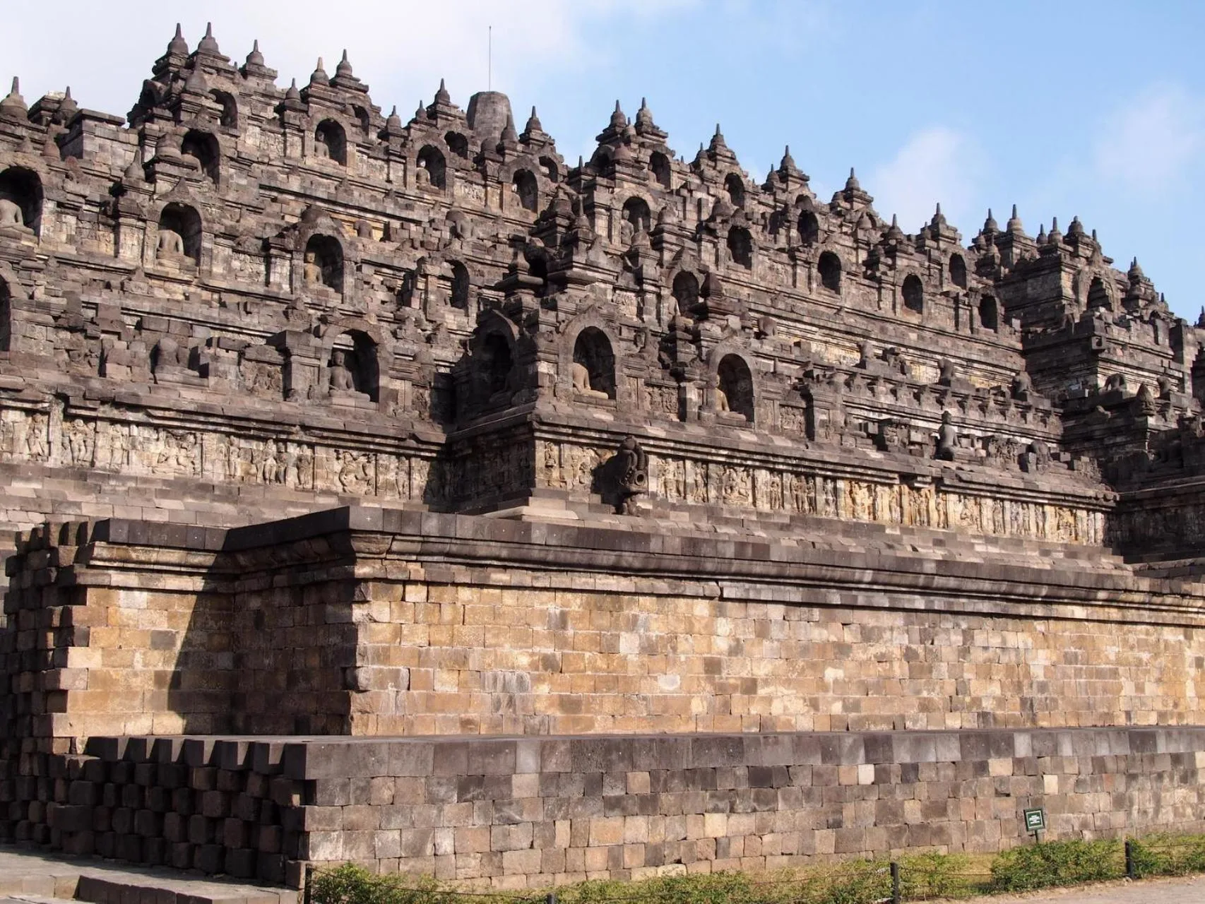 Area and facilities in Griya Harja Homestay