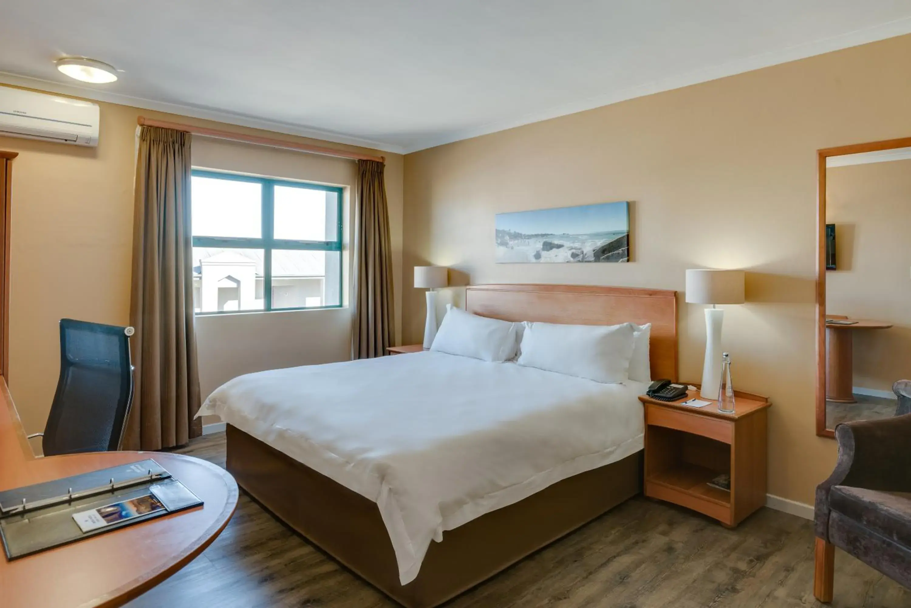 Guest Room, 1 King in Protea Hotel by Marriott Cape Town Tyger Valley Guest Room, 1 King in Protea Hotel by Marriott Cape Town Tyger Valley