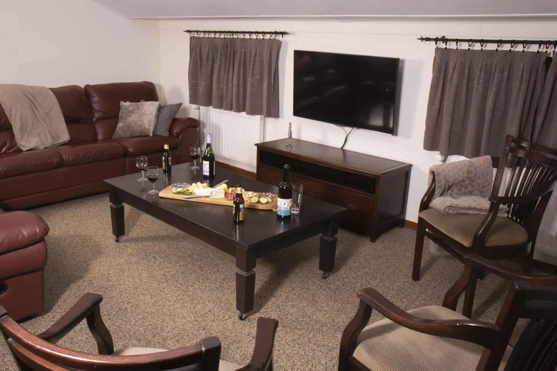 Communal lounge/ TV room in Boertel Lamperse Hei