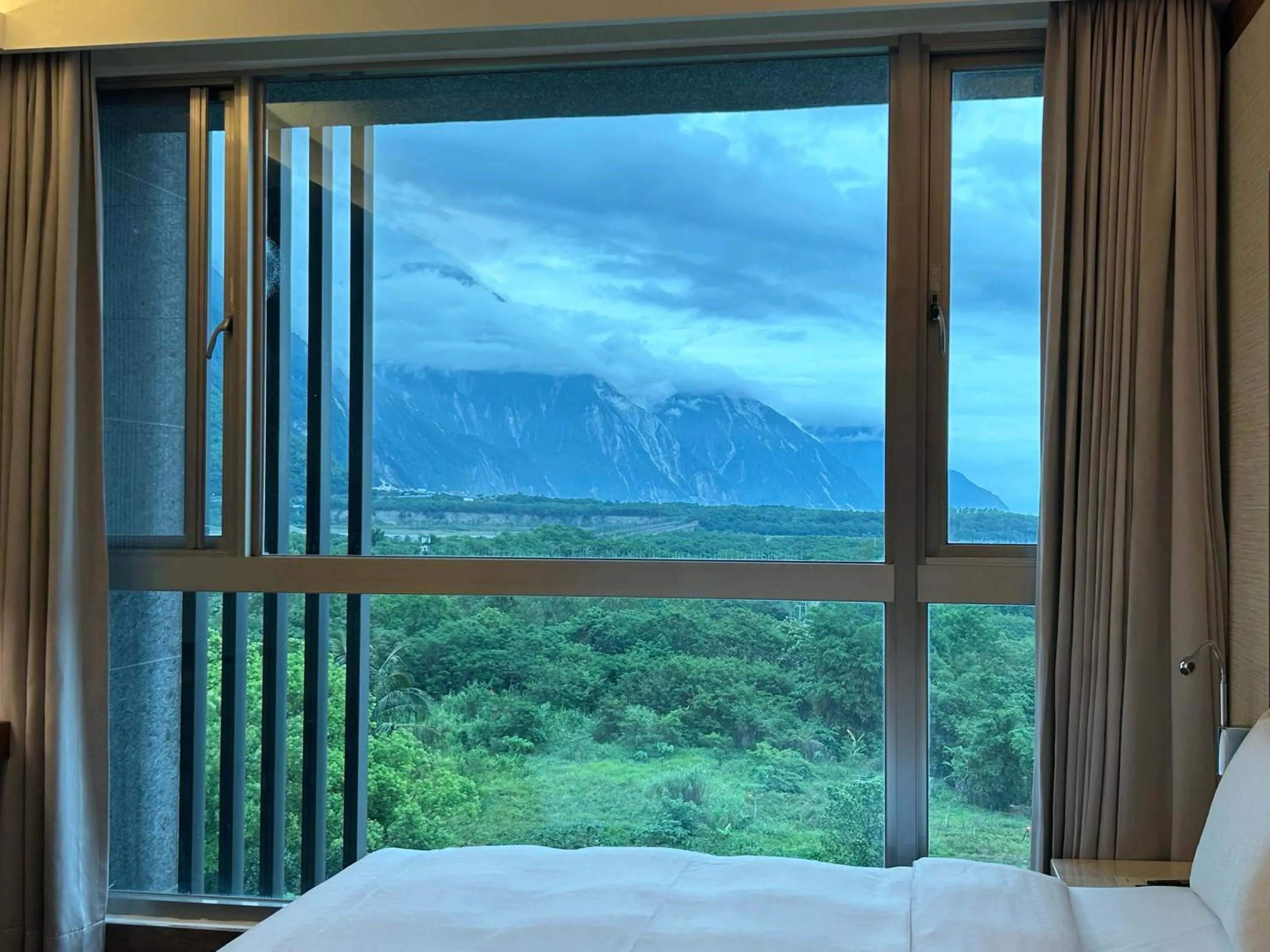 Natural landscape, Bed in Taroko Liiko Hotels