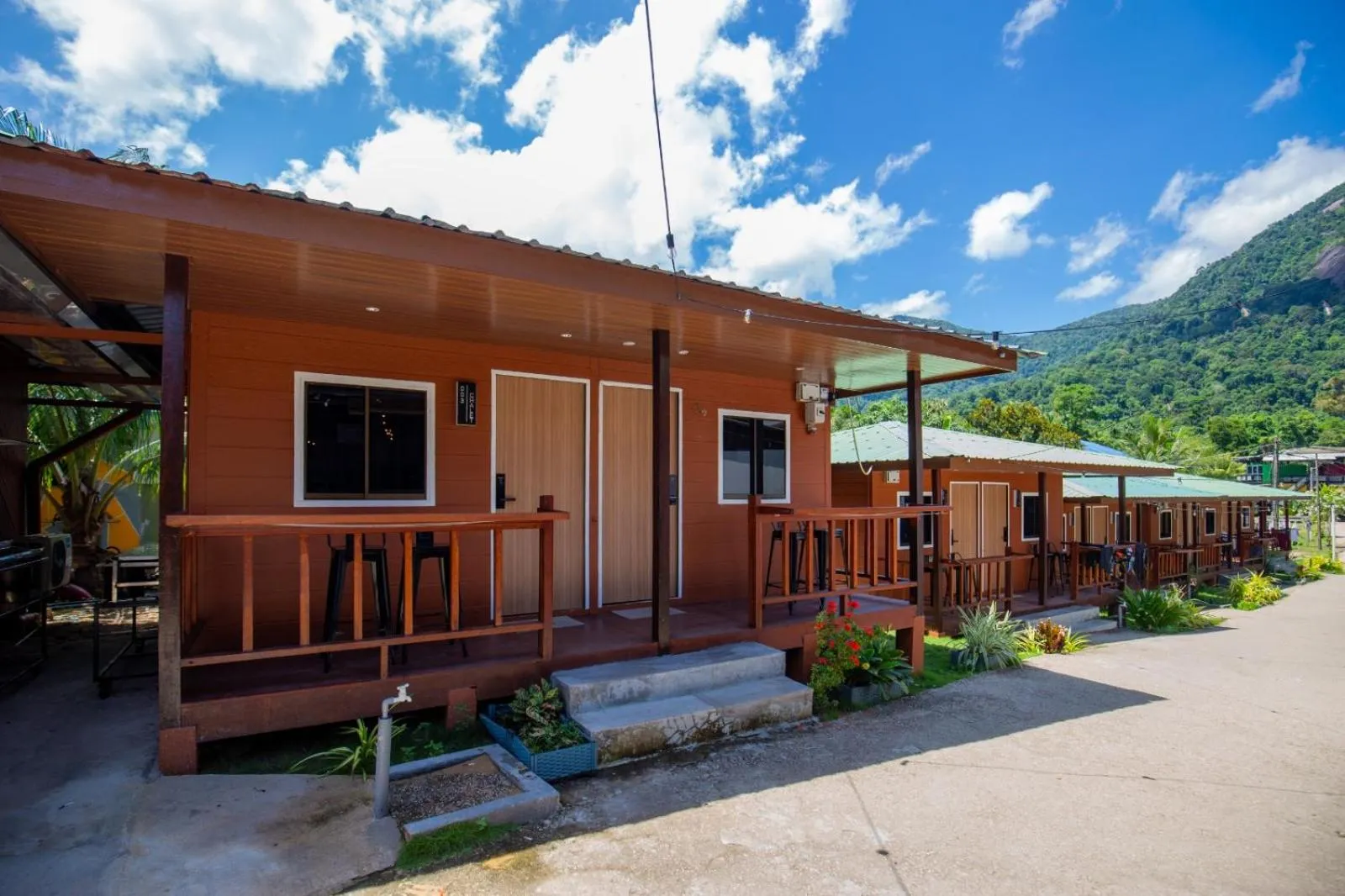 Property building in Paya Debloc Village