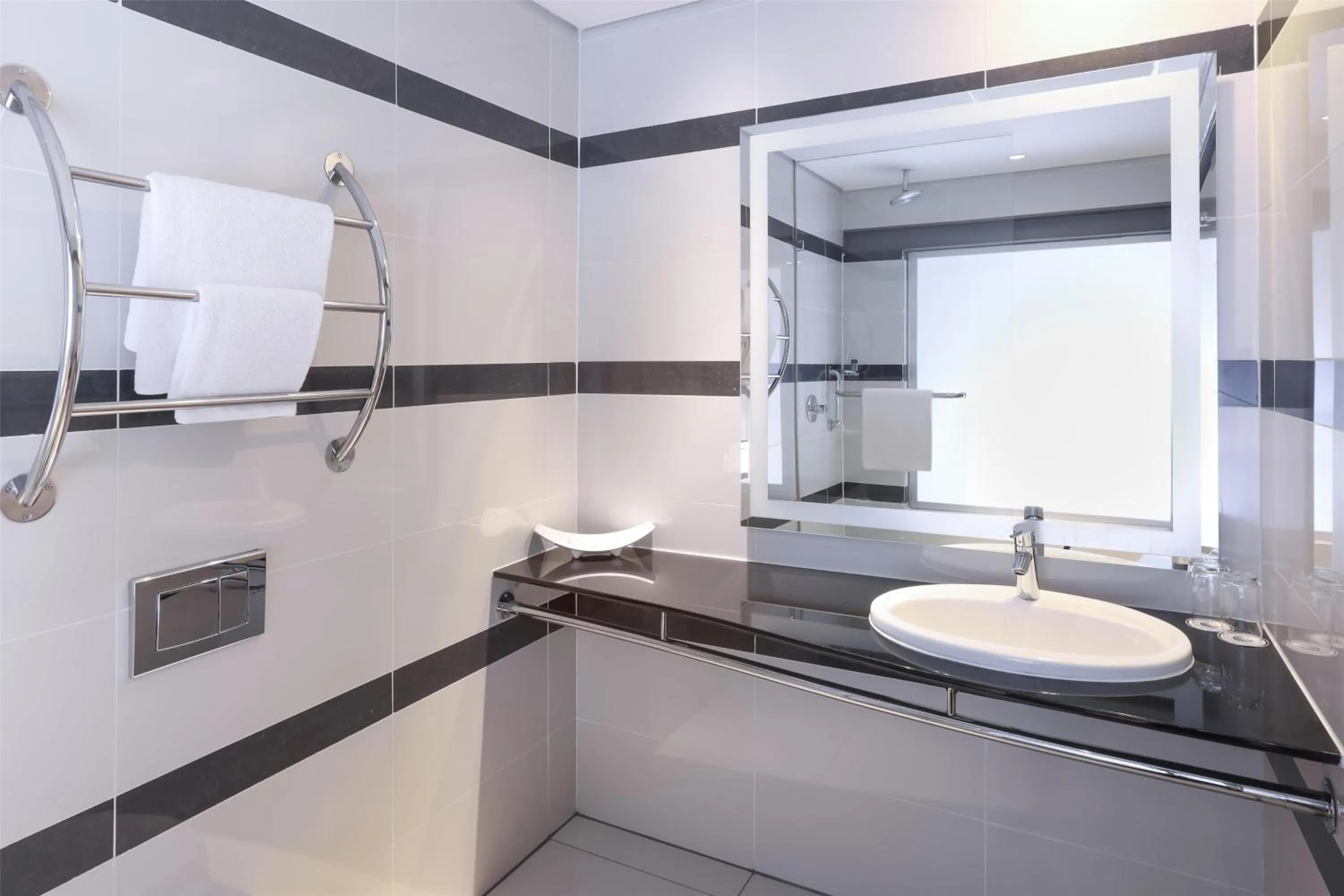 Bathroom in Garden Court Victoria Junction