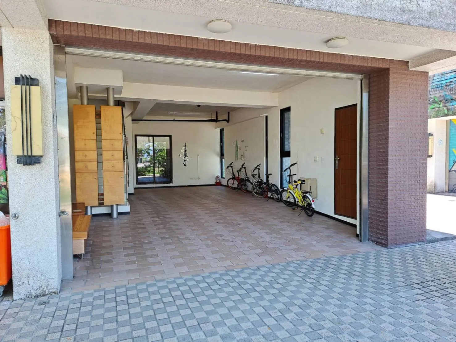 Parking in Grand Allevia Villa