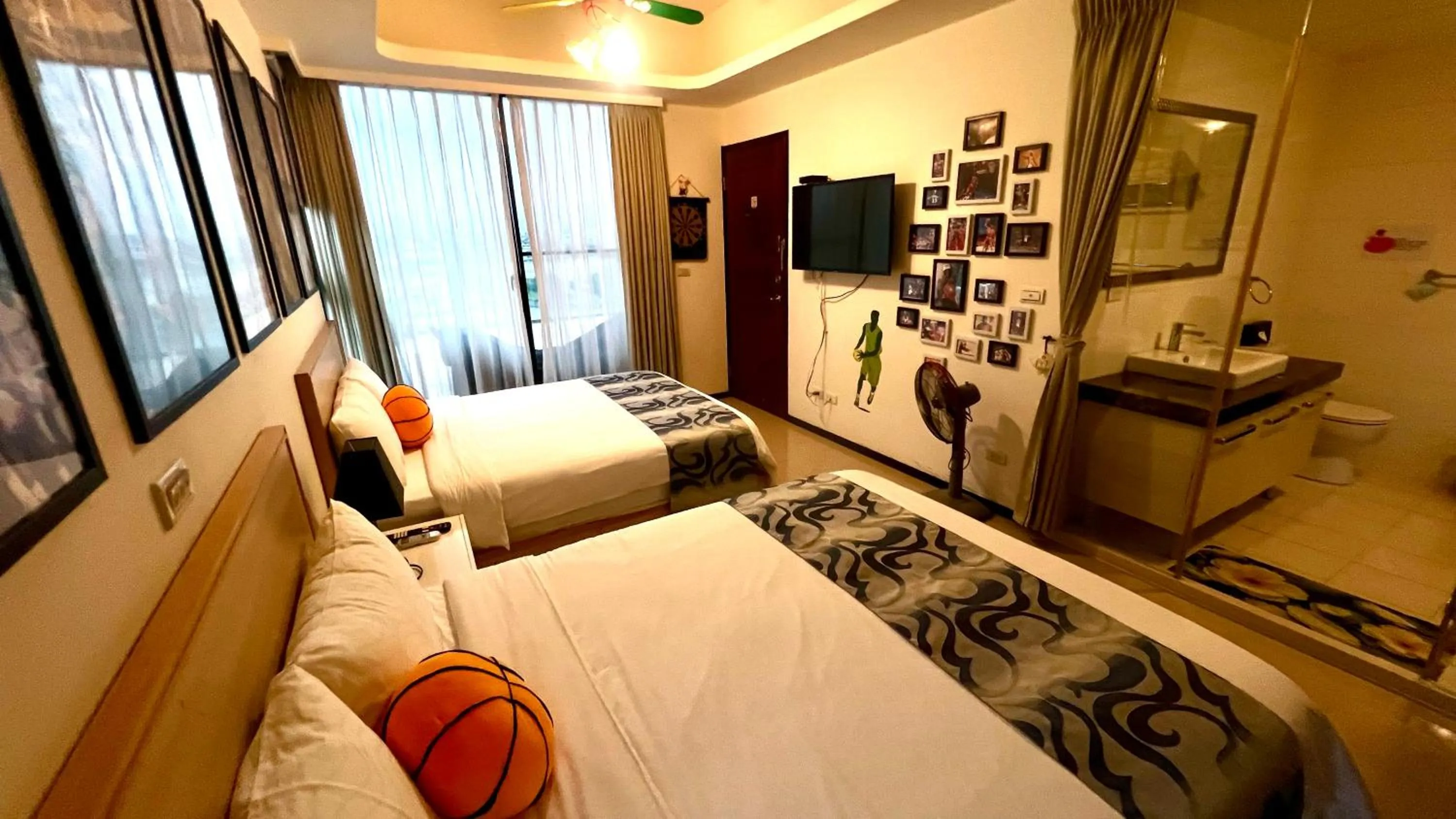 Bedroom, Bed in Grand Allevia Villa