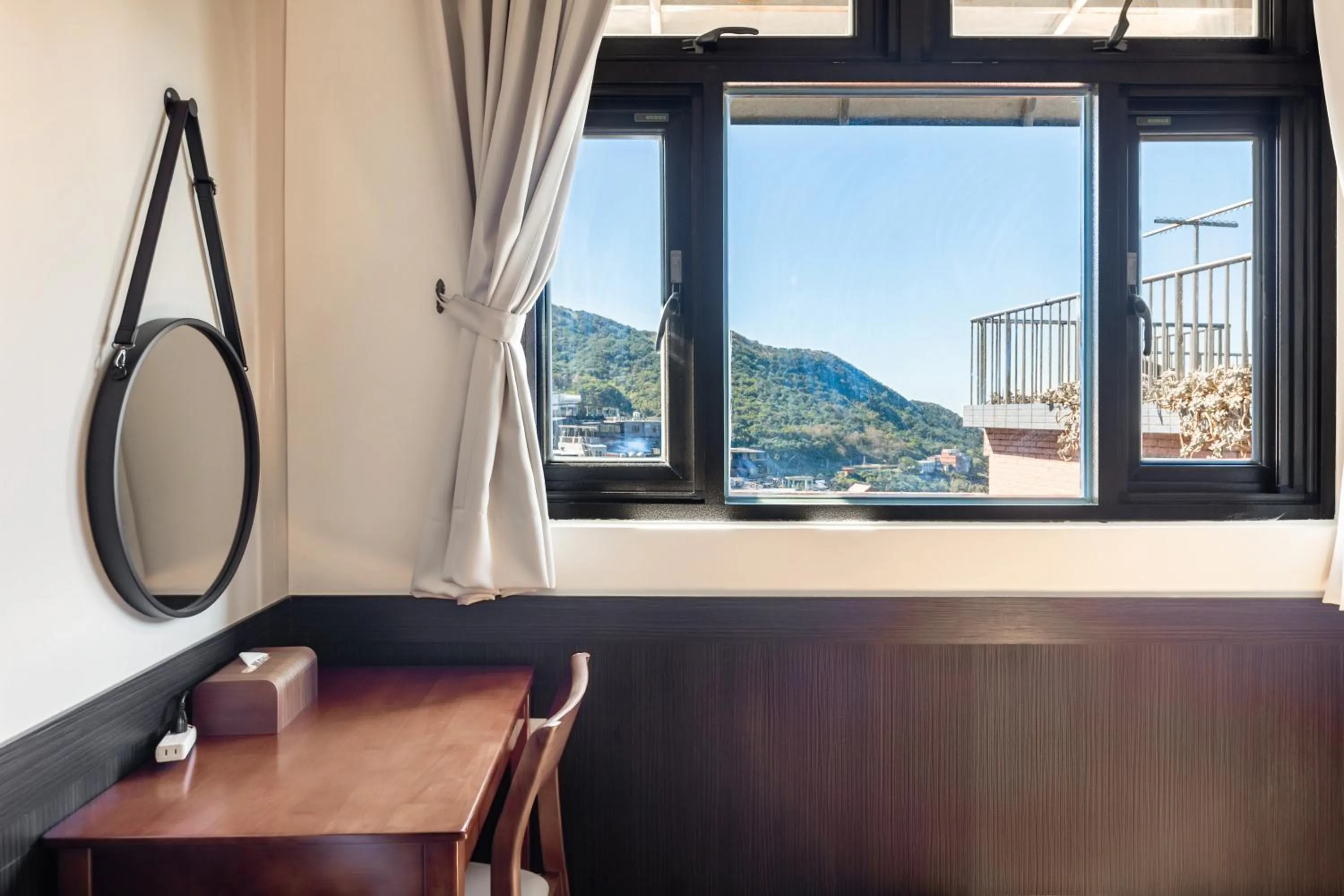 Photo of the whole room in Harmony Smart Stay