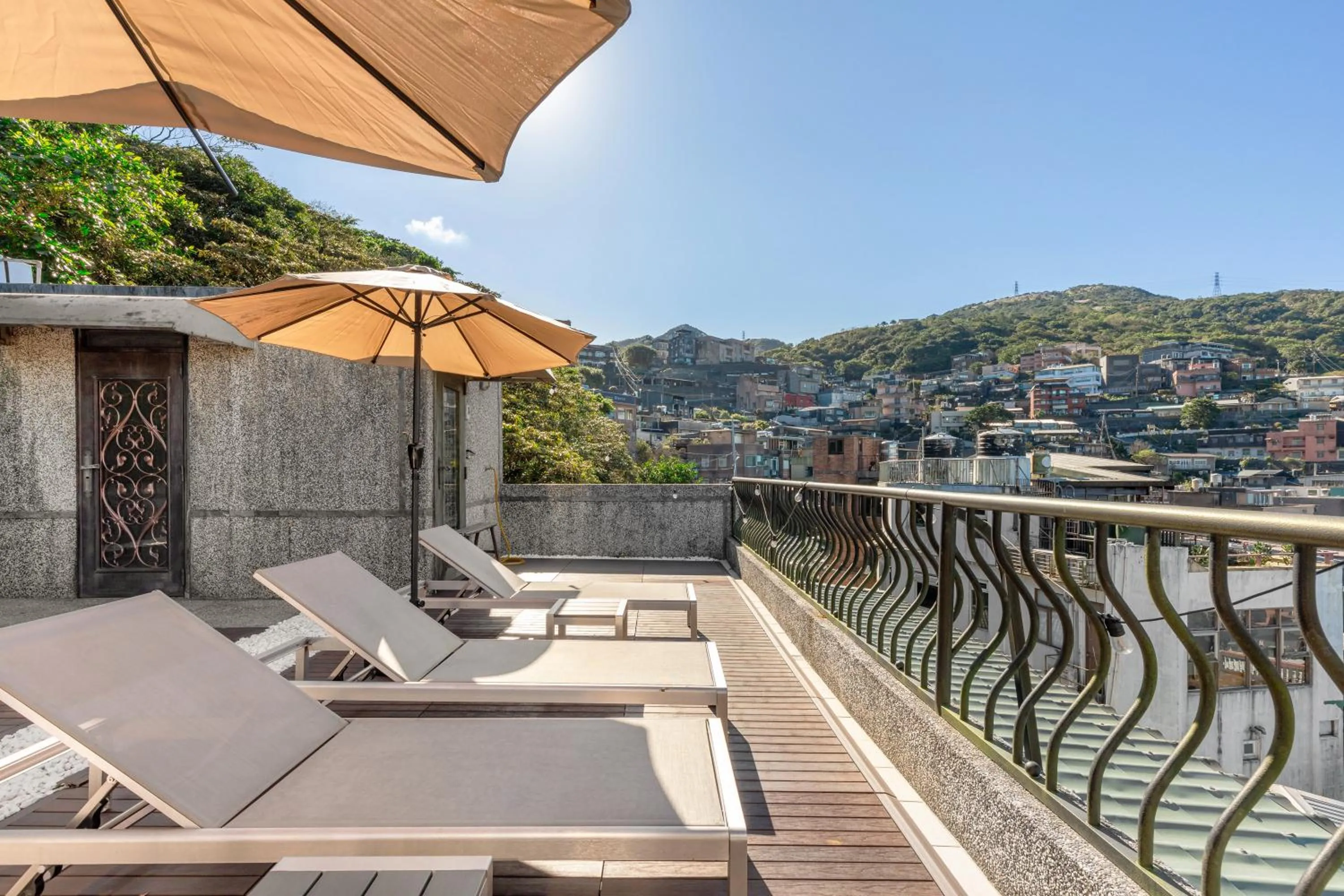 sunbed in Harmony Smart Stay