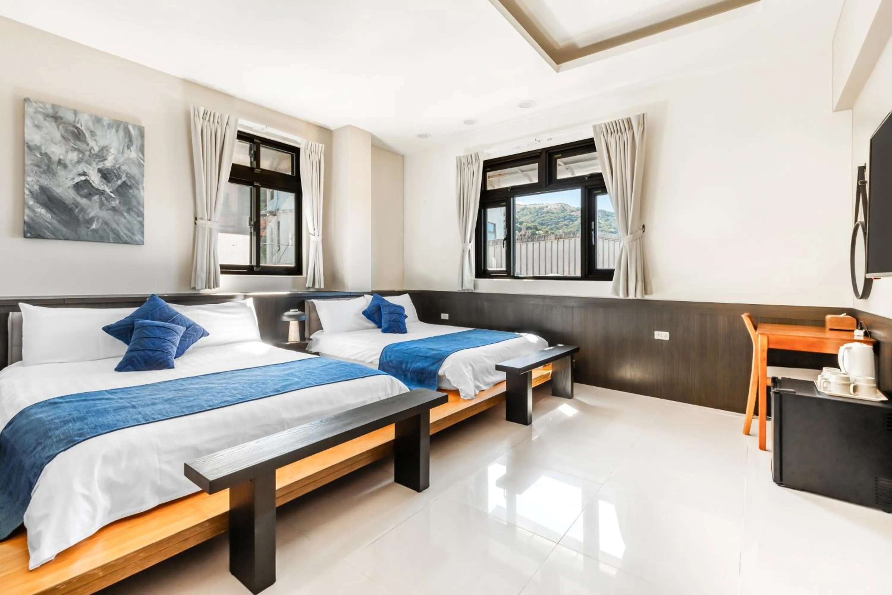 Photo of the whole room, Bed in Harmony Smart Stay