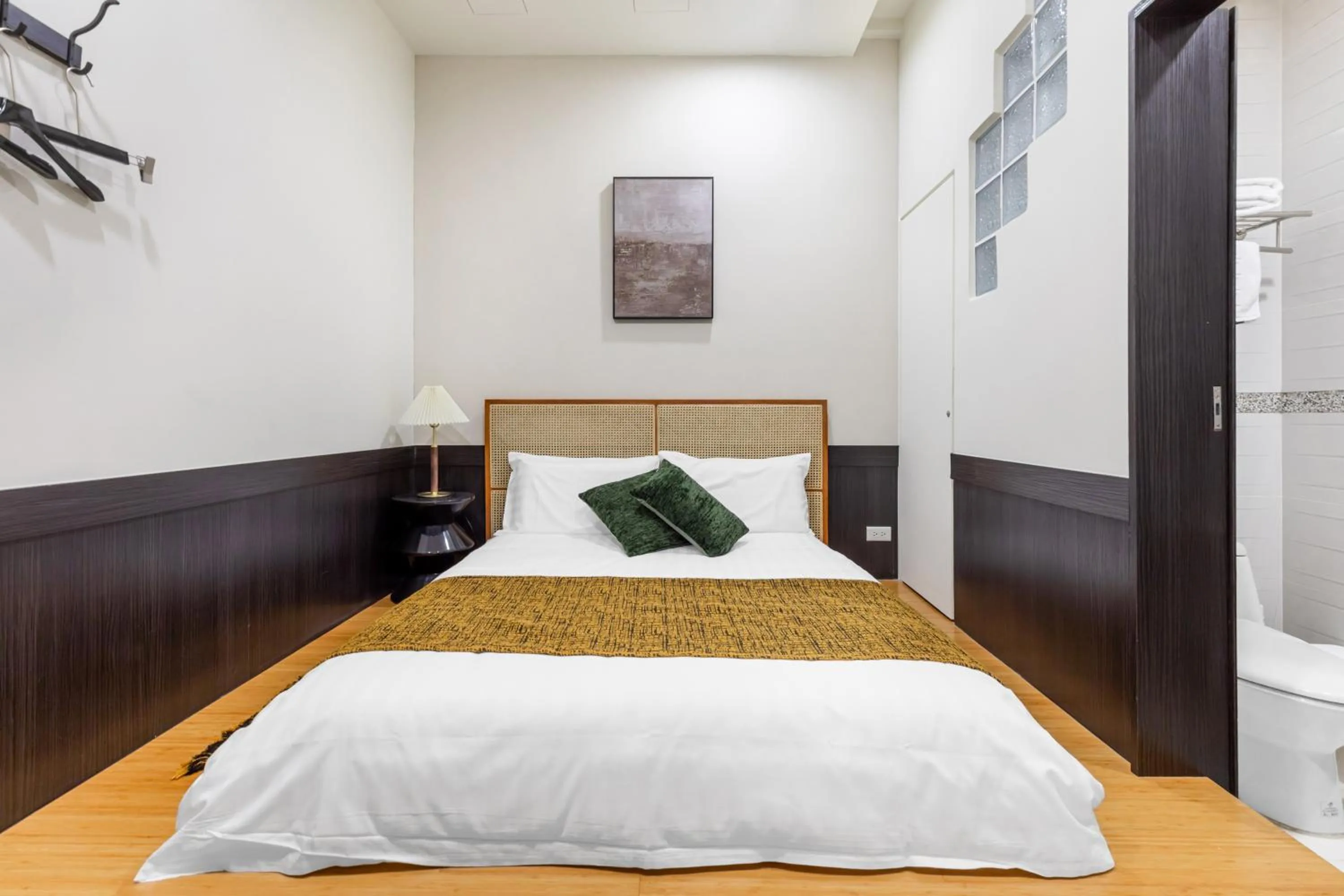 Photo of the whole room, Bed in Harmony Smart Stay