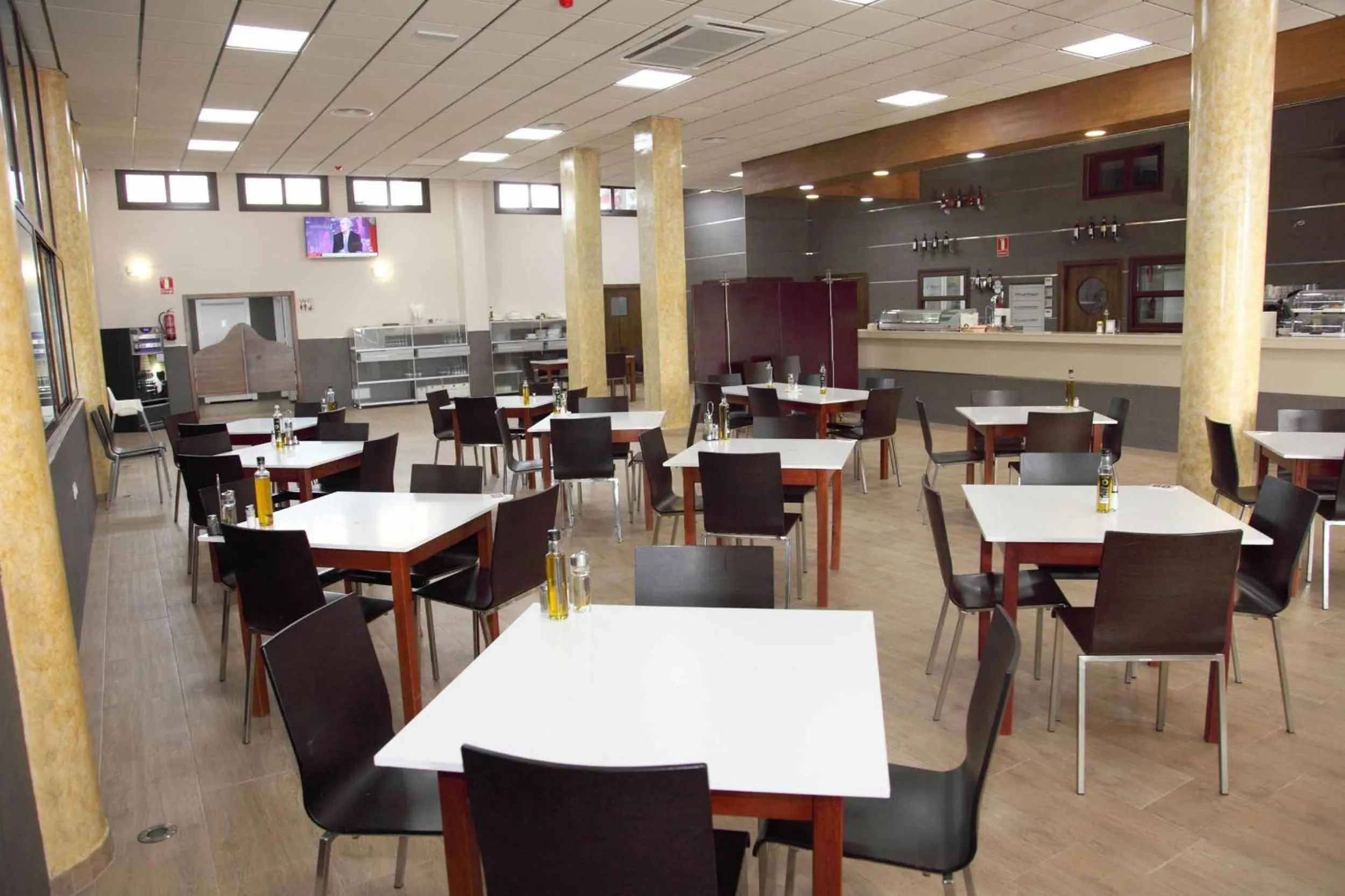 Lounge or bar in Hotel Lorenzo