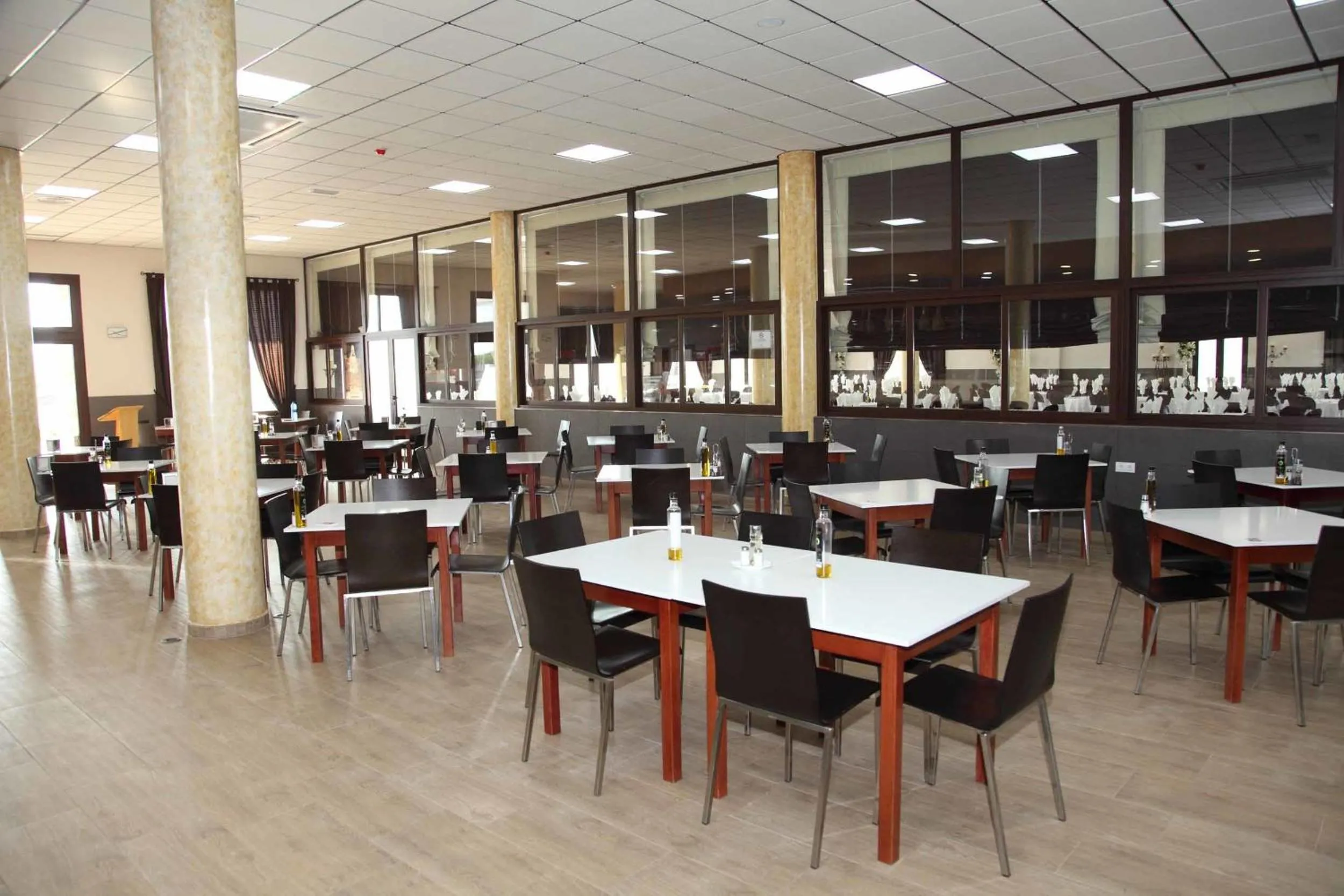 Lounge or bar in Hotel Lorenzo