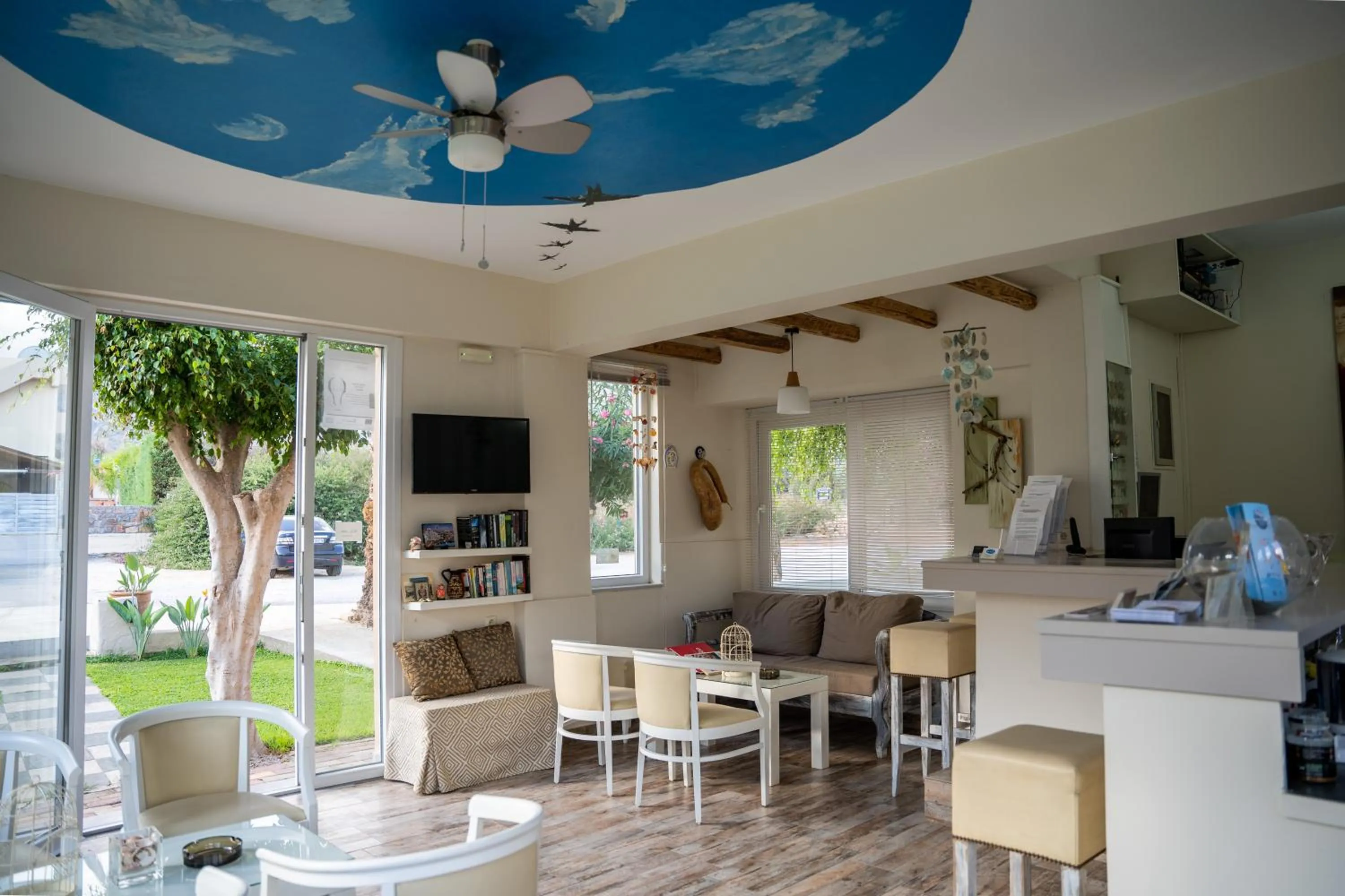 Lobby or reception in Blue Sky Apartments