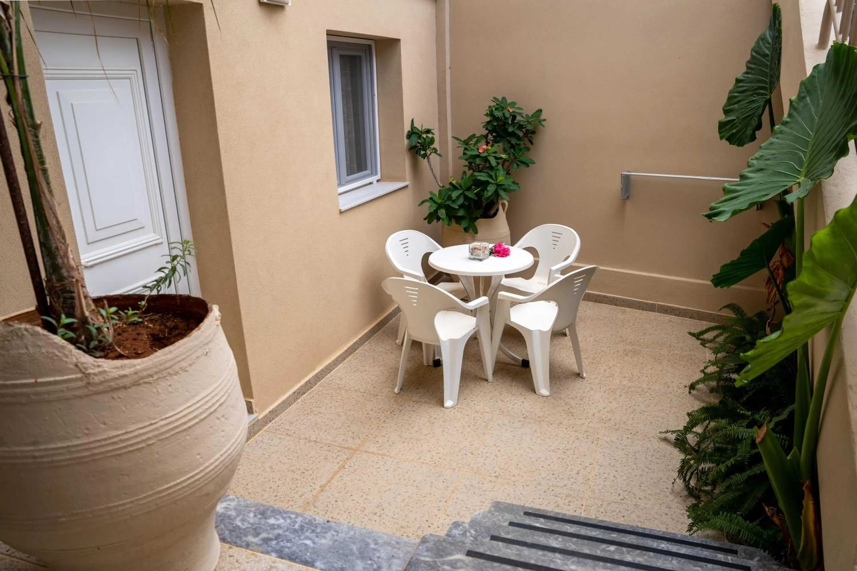 Facade/entrance in Blue Sky Apartments