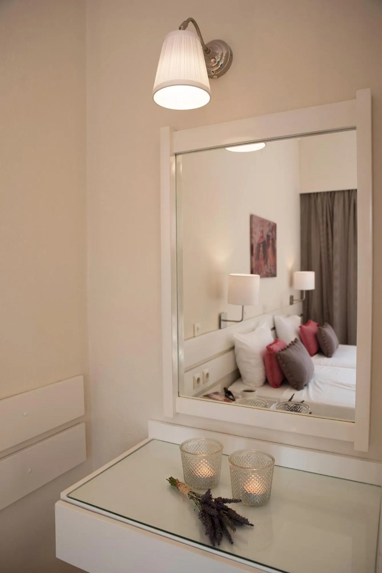 Bedroom, Bed in Blue Sky Apartments