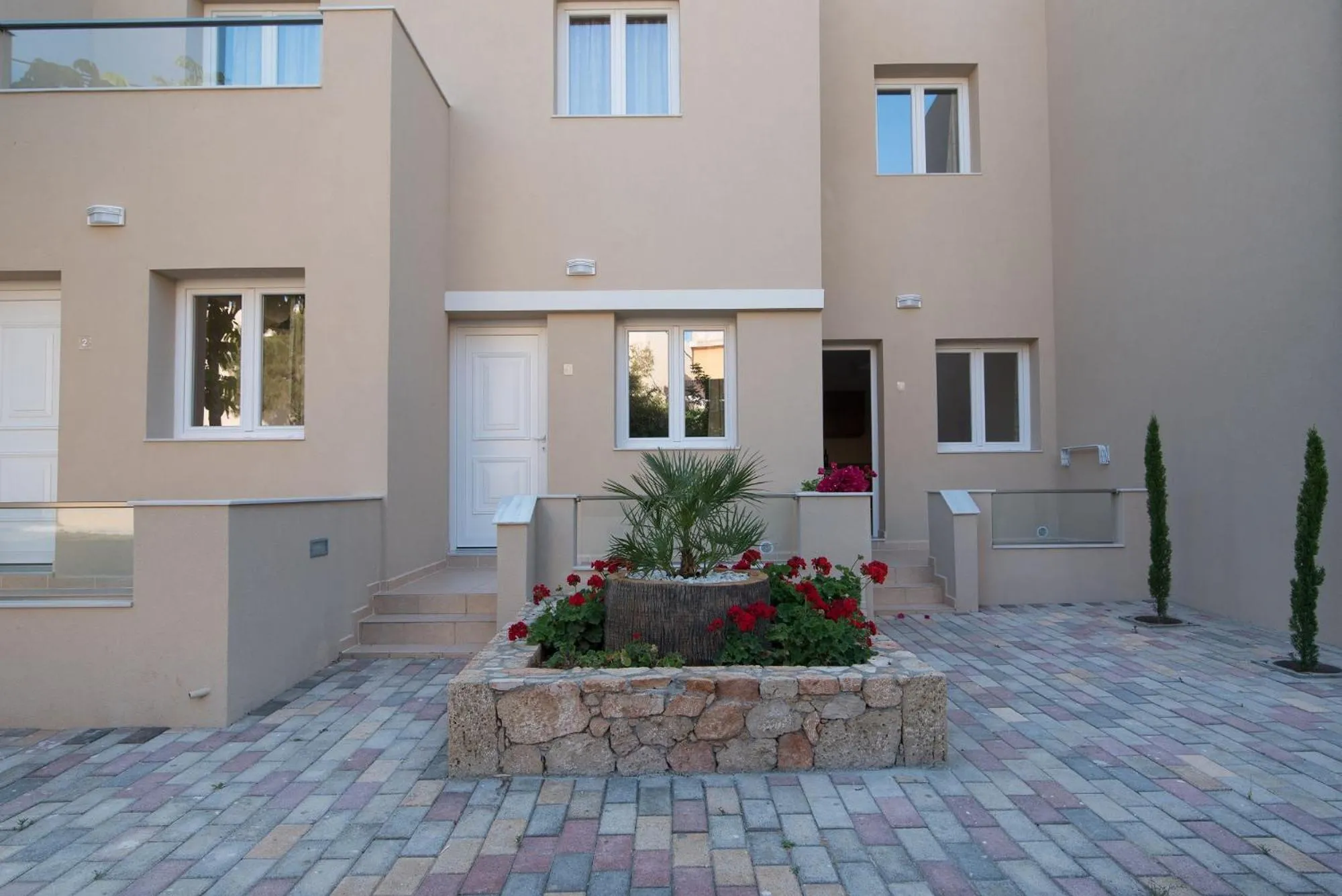 Facade/entrance in Blue Sky Apartments