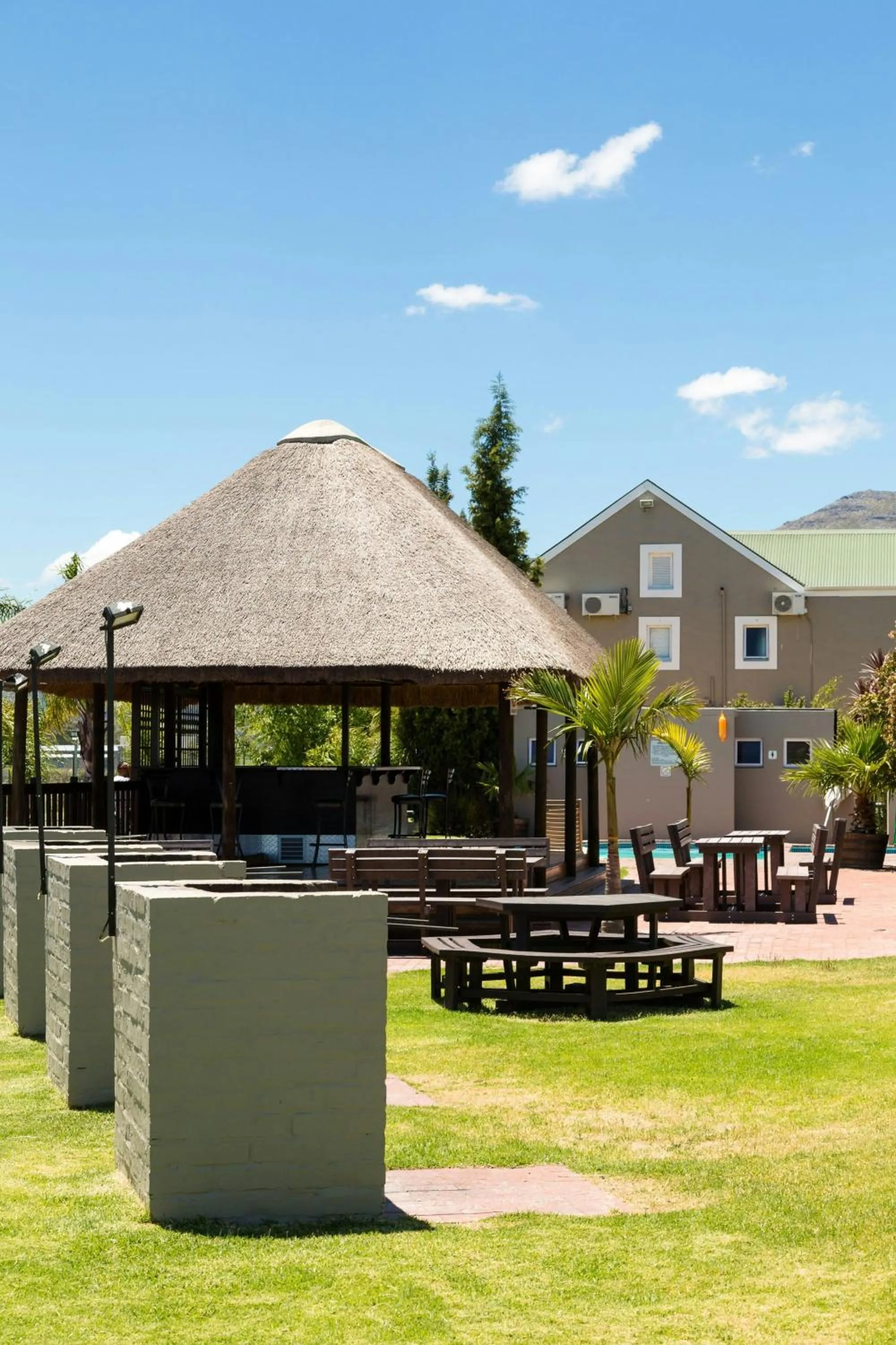 Lounge or bar in Protea Hotel by Marriott Stellenbosch & Conference Centre