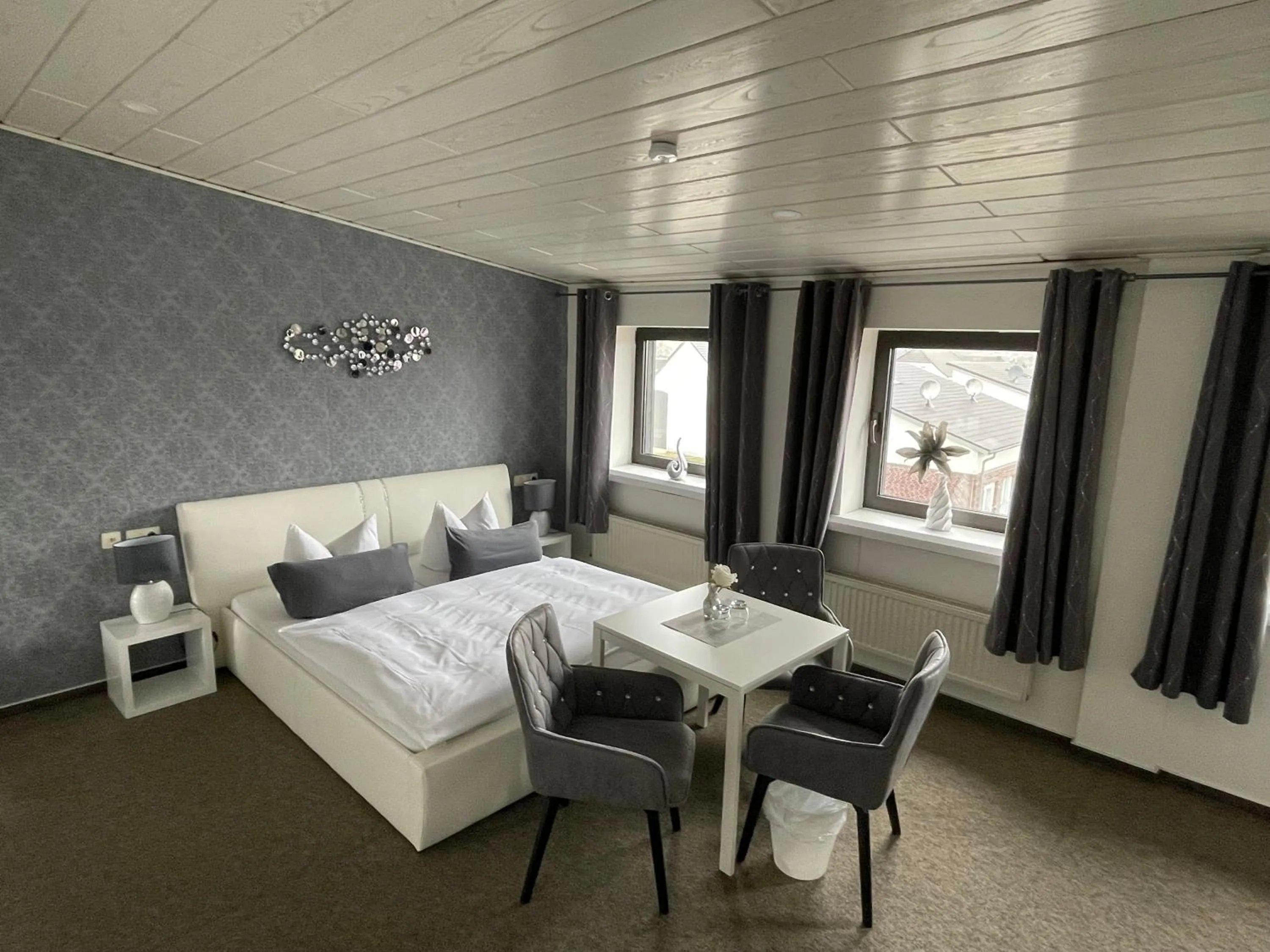 Bed in Hotel Schwanenburg