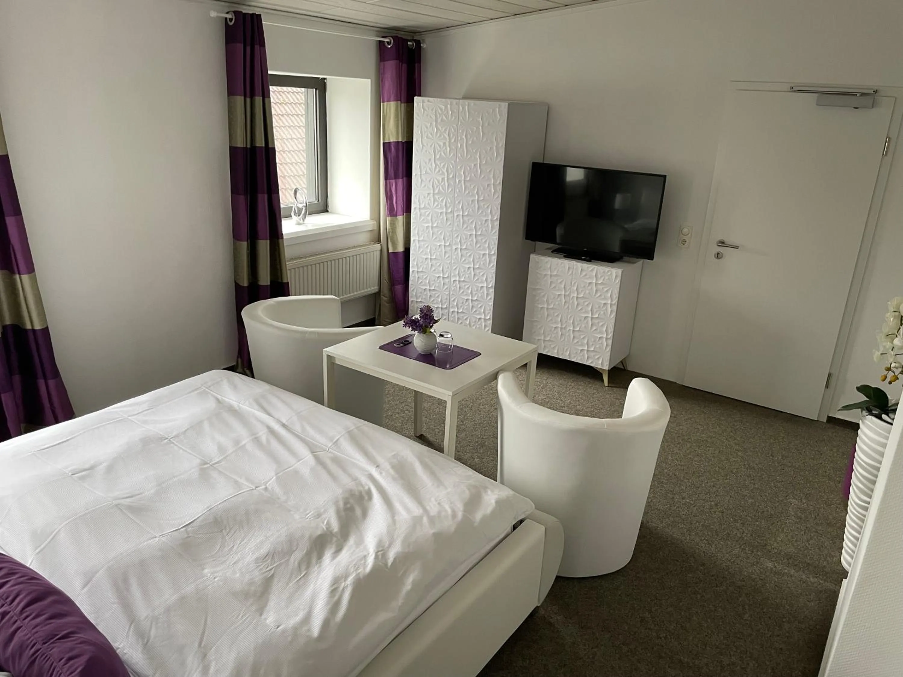 Bed in Hotel Schwanenburg