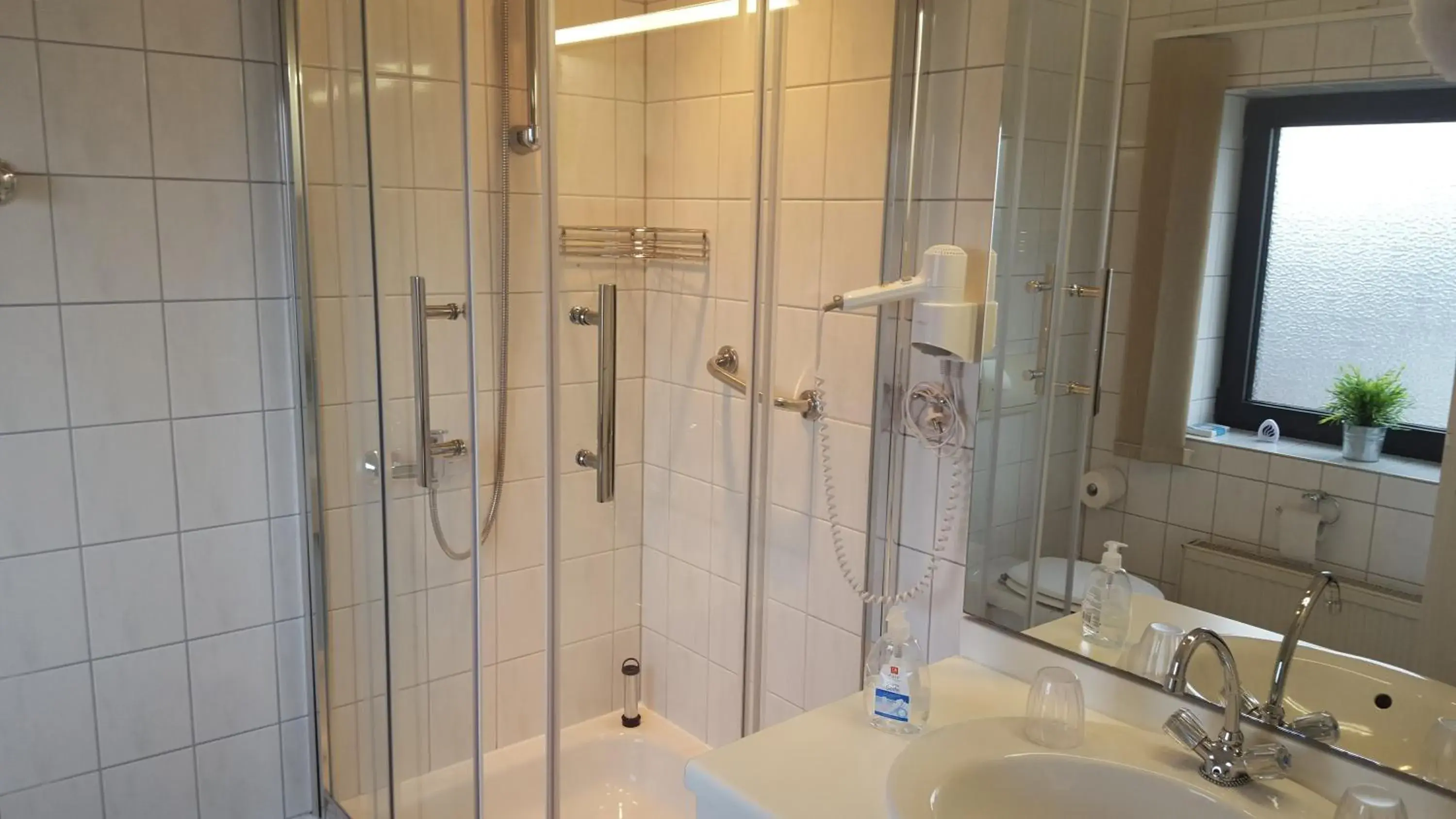 Standard Double Room - single occupancy in Hotel Schwanenburg Standard Double Room - single occupancy in Hotel Schwanenburg