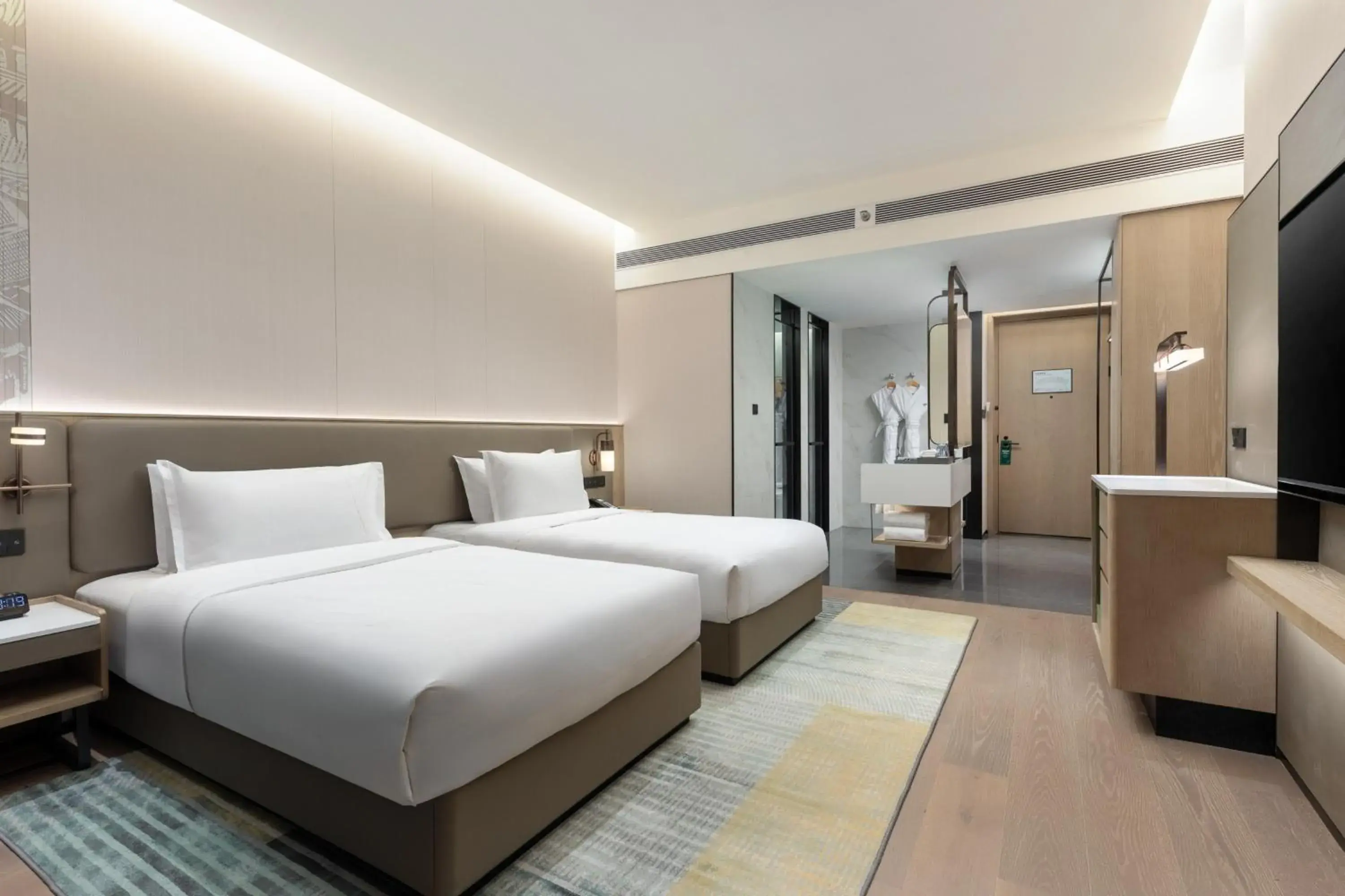 Standard Double Room with Two Double Beds in Holiday Inn Xianyang Shuangzhao Lake by IHG Standard Double Room with Two Double Beds in Holiday Inn Xianyang Shuangzhao Lake by IHG