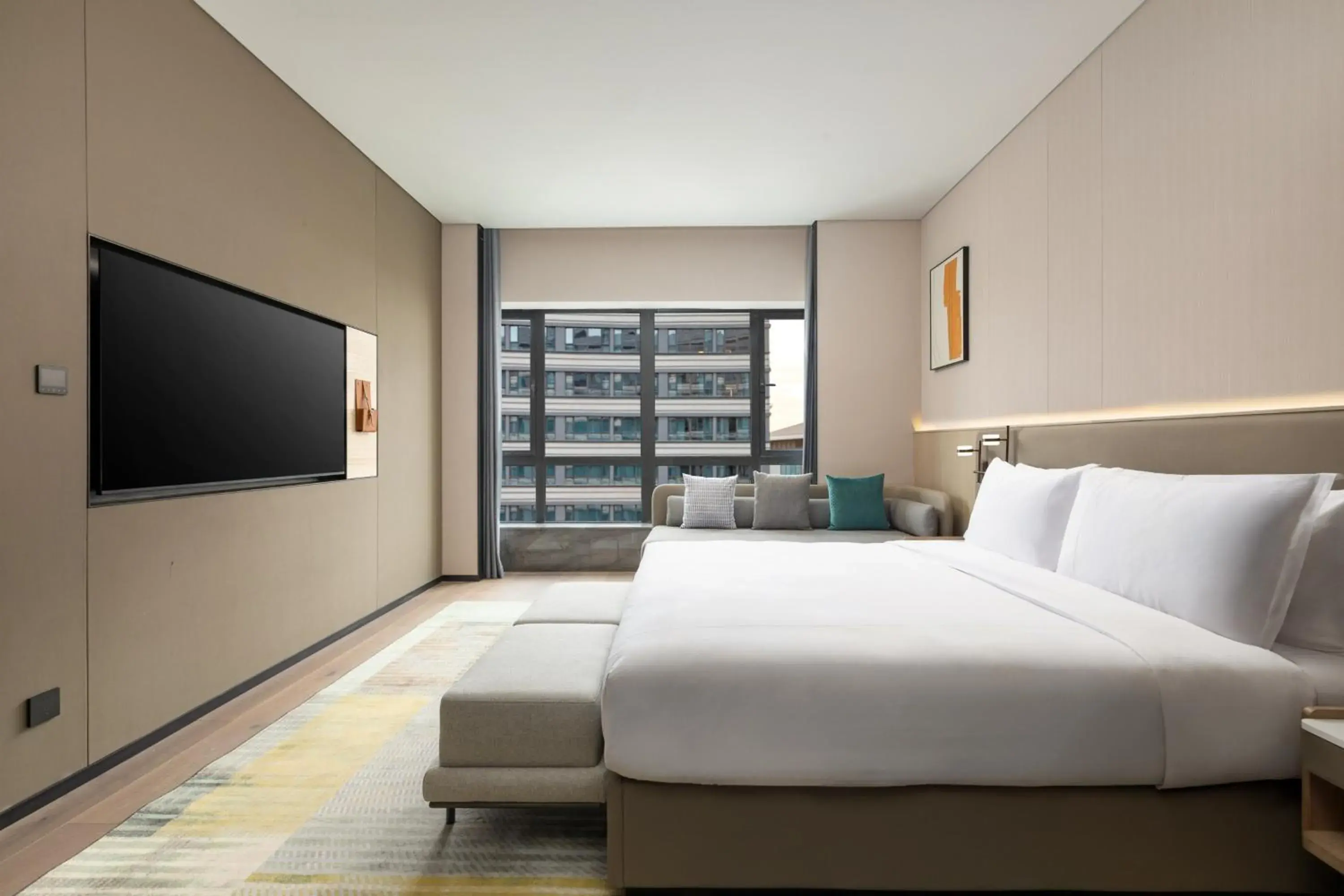 Standard King Room with Garden View and Single Sofa Bed in Holiday Inn Xianyang Shuangzhao Lake by IHG Standard King Room with Garden View and Single Sofa Bed in Holiday Inn Xianyang Shuangzhao Lake by IHG