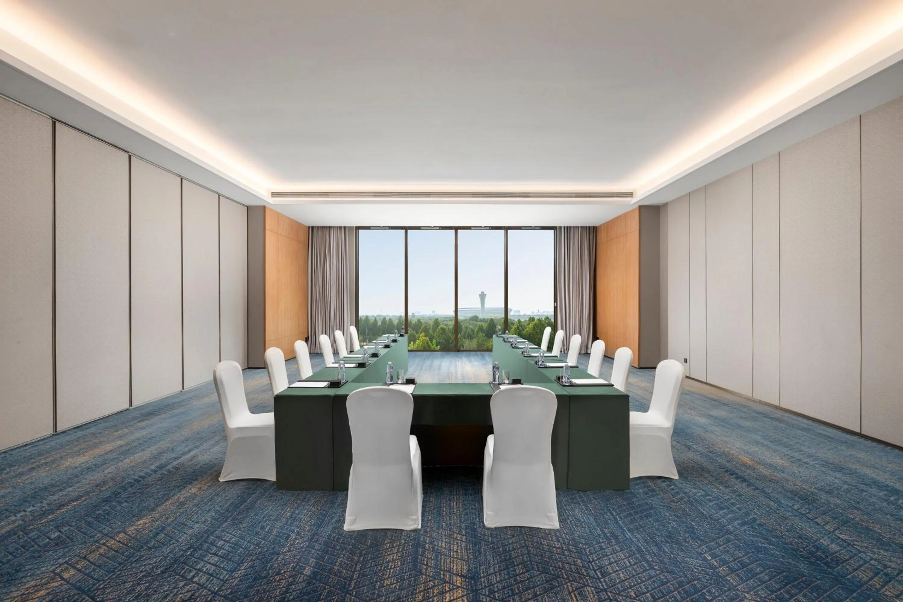 Meeting/conference room in Holiday Inn Xianyang Shuangzhao Lake by IHG