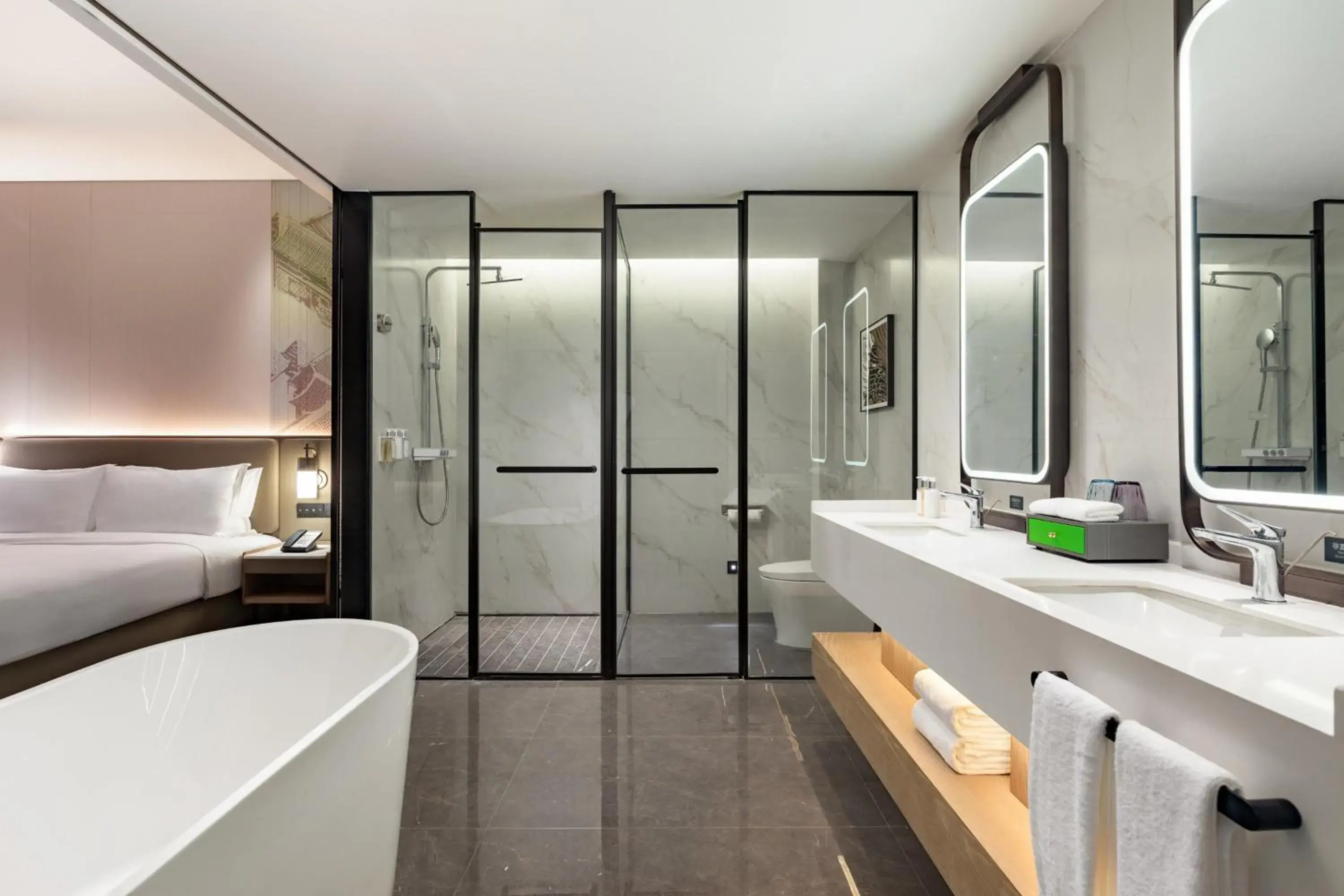 One-Bedroom King Suite with Single Sofa Bed in Holiday Inn Xianyang Shuangzhao Lake by IHG One-Bedroom King Suite with Single Sofa Bed in Holiday Inn Xianyang Shuangzhao Lake by IHG