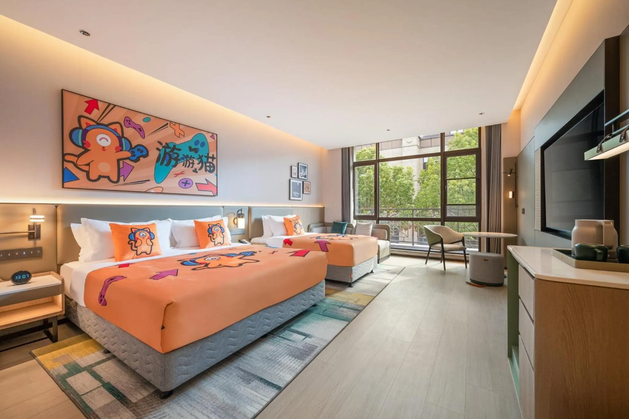 Photo of the whole room, Bed in Holiday Inn Shanghai Tourism Zone by IHG