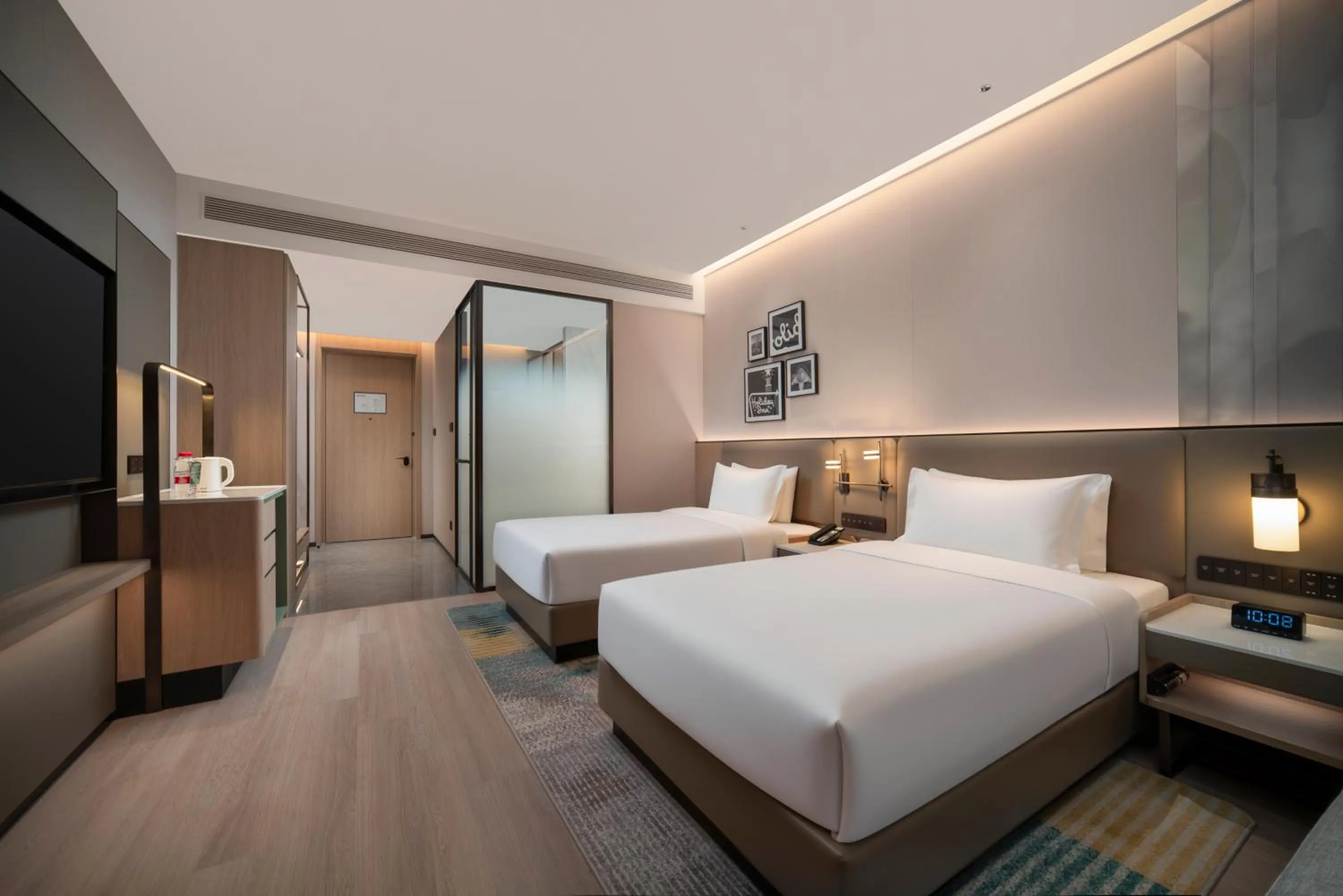 Photo of the whole room, Bed in Holiday Inn Qingdao CBD by IHG