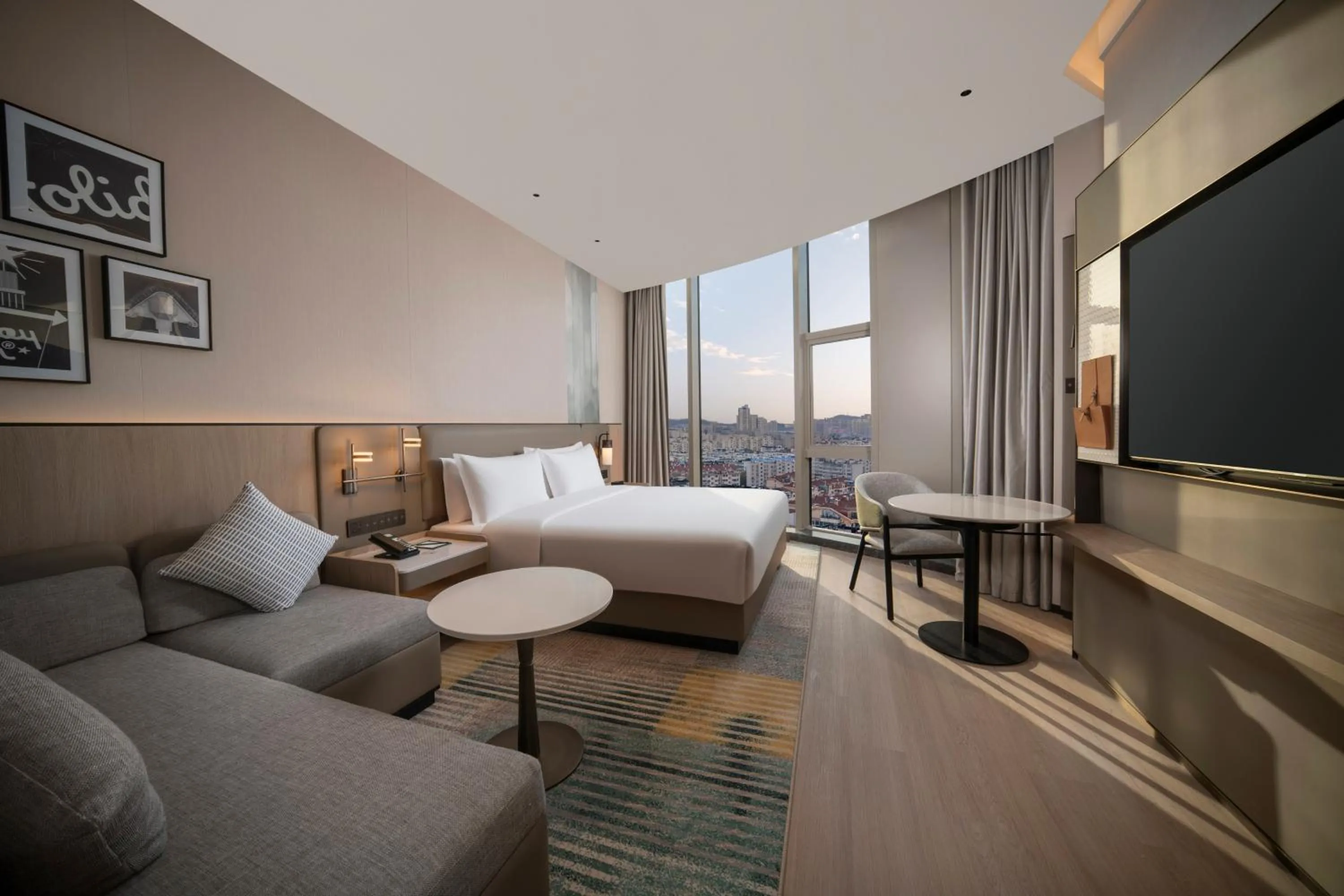 Bedroom, Bed in Holiday Inn Qingdao CBD by IHG