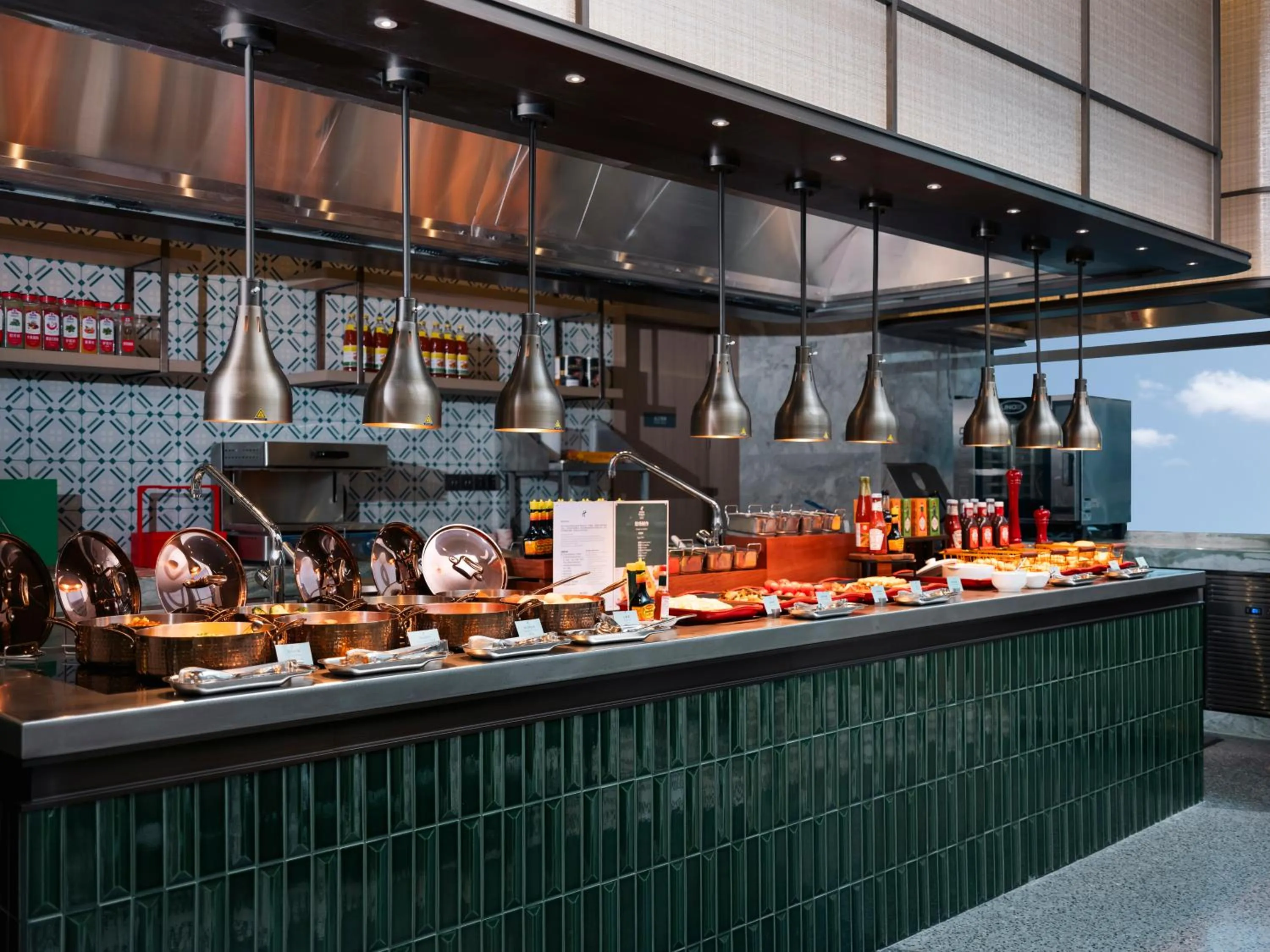 Restaurant/places to eat in Holiday Inn Qingdao CBD by IHG