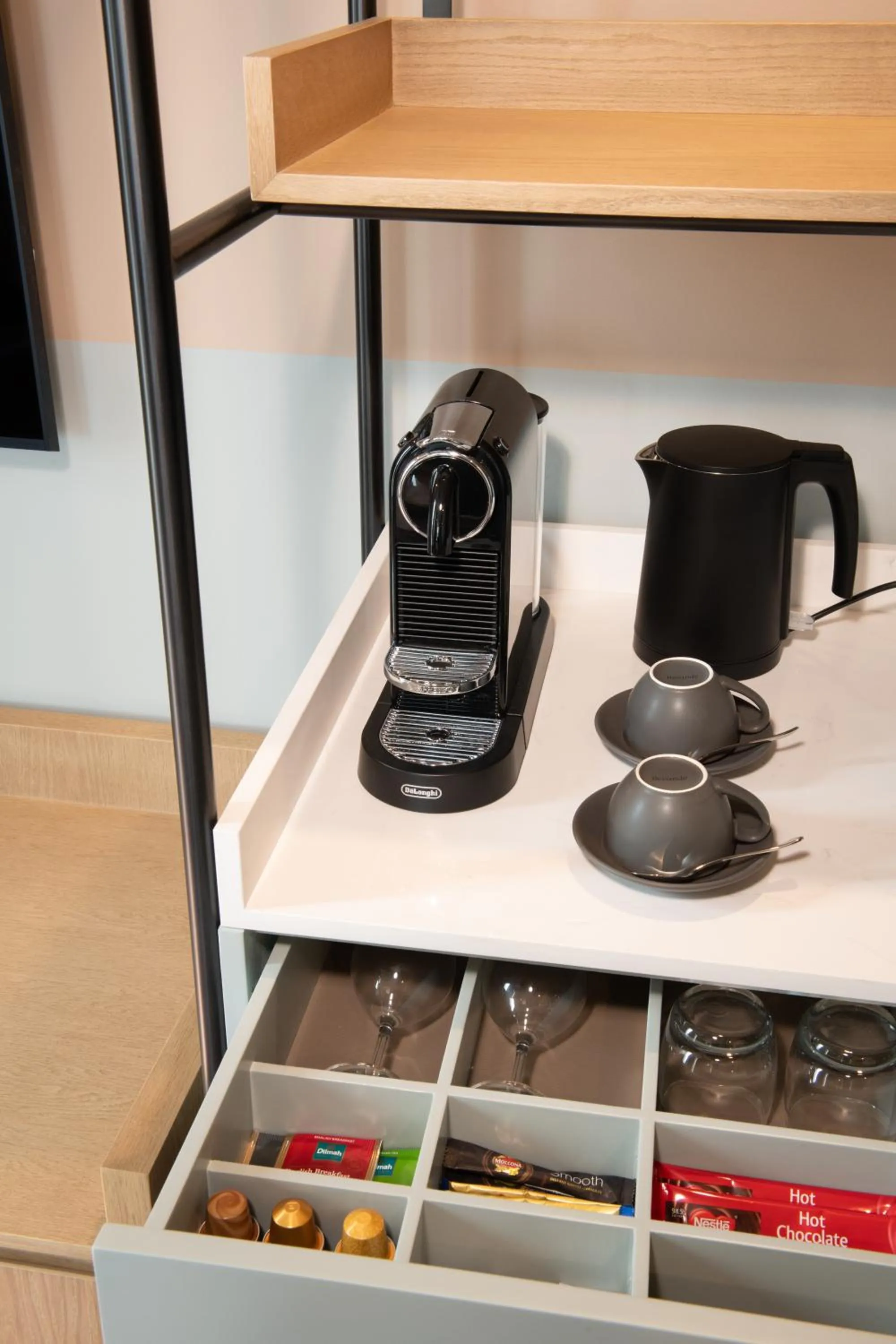 Coffee/tea facilities in Mercure Melbourne La Trobe Street