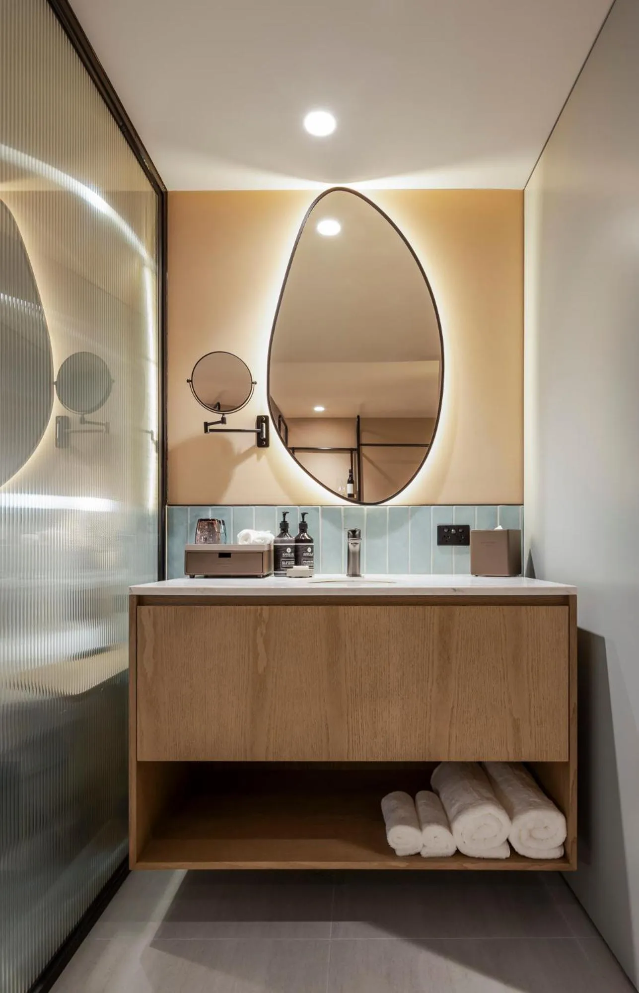 Bathroom in Mercure Melbourne La Trobe Street